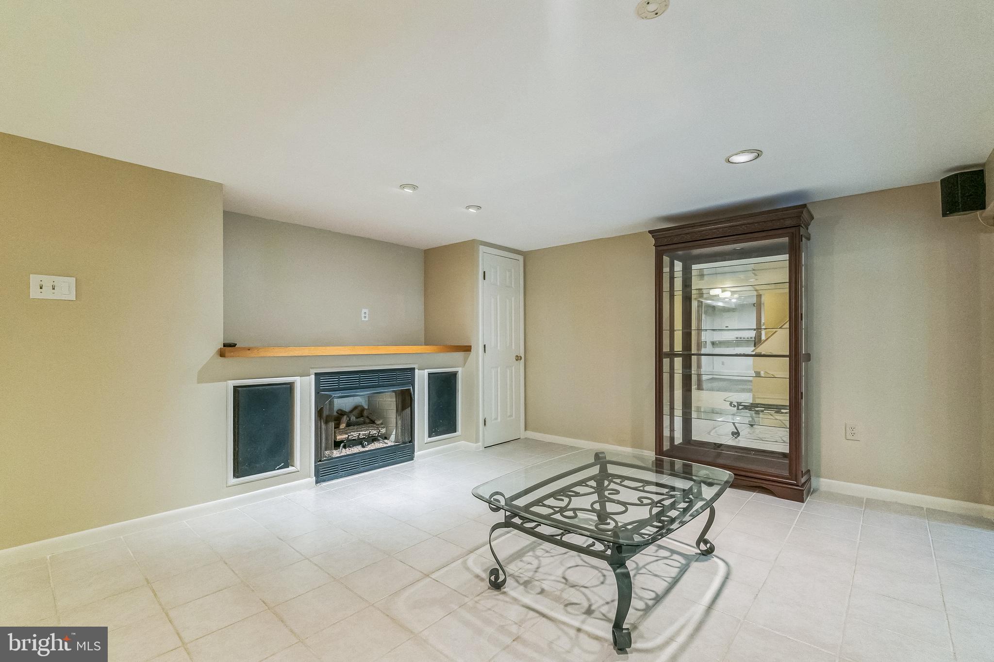 NORRISTOWN - Residential