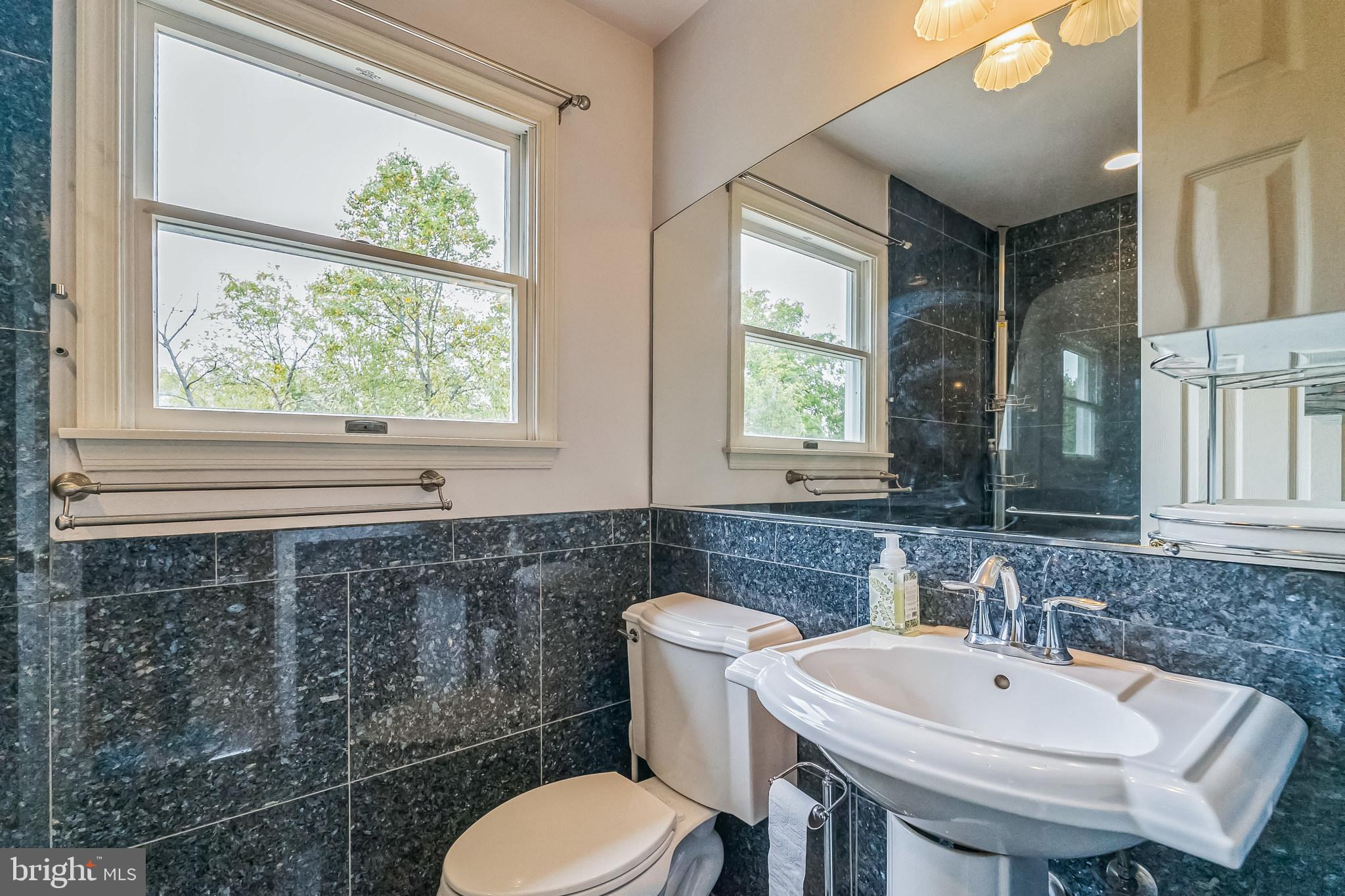 NORRISTOWN - Residential