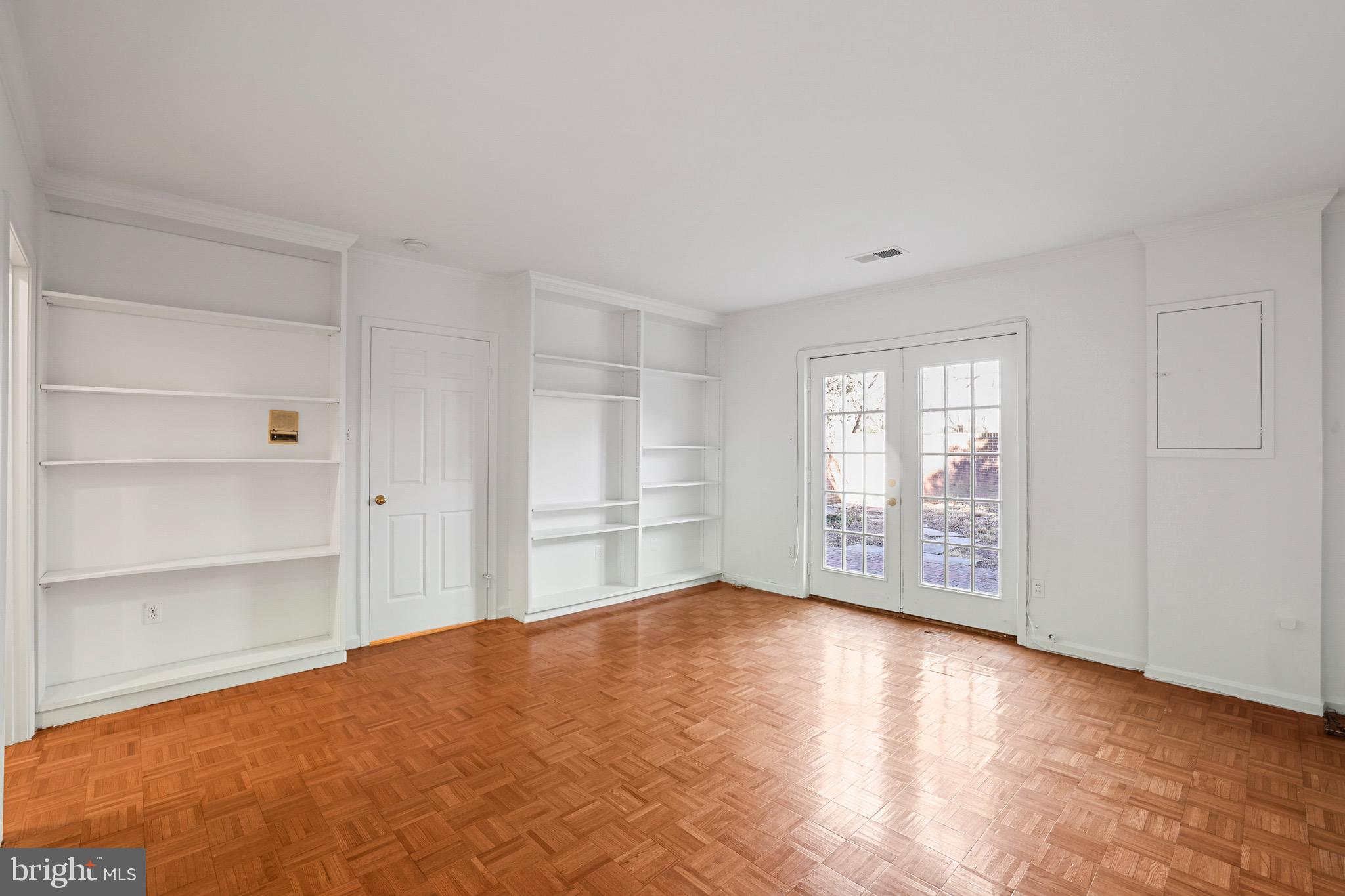 ADAMS HOUSE - Residential