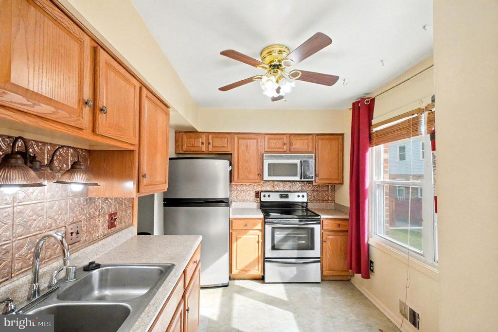 Photo of 64 Bristol Court, STAFFORD, VA 22556 (MLS # VAST2043350)