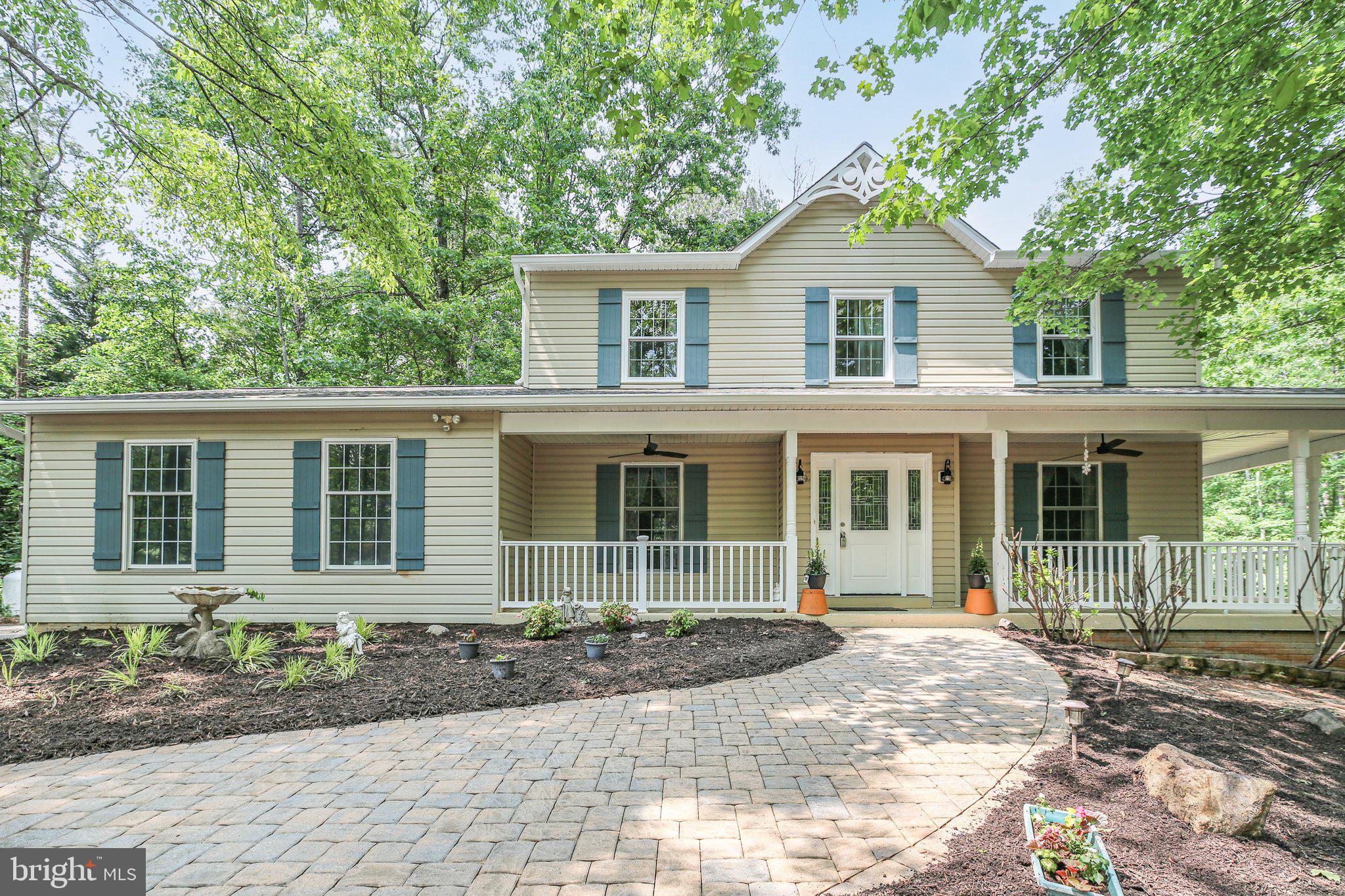 This beautiful 3 level home with a partially finished basement, tucked in a cute little cul-de-sac, is move in ready with many updates! You’ll be greeted by a wrap around front porch with new ceiling fans, overlooking the freshly landscaped flowerbeds. . The main level features a large foyer, formal living and dining room, half bath, updated eat in kitchen and family room. A large back deck is just off the kitchen.
The upper level features 4 bedrooms, just painted, a recently updated master bath(2025) and a full guest bath. All carpet is newer.
The lower level is partially finished(2023) with a large rec room, the unfinished space has future potential added value .
Key features include a whole house generator(2022), a newer roof(2022), whole house filtration system(2019), new carpet and flooring (2024)and more.
The partially fenced back yard is surrounded by trees for added privacy. You don’t want to miss the opportunity to see this home! It might be exactly what you’ve been looking for! Schedule a showing today!
Lender credit available for any buyer who uses sellers preferred lender.