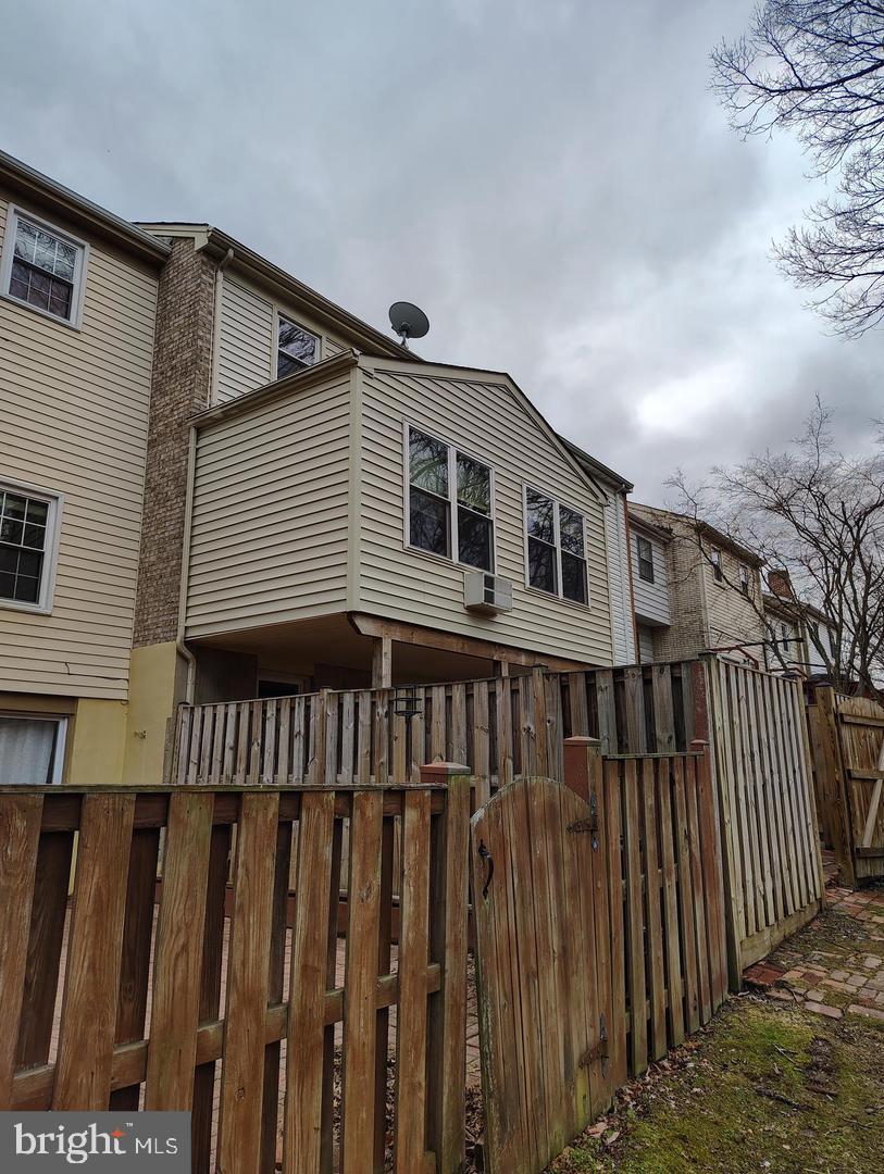 LAKE RIDGE - Residential Lease