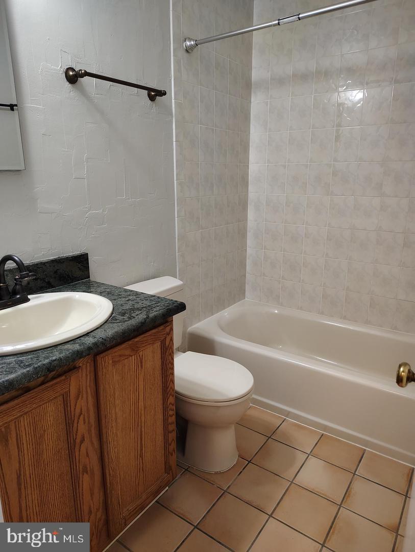 LAKE RIDGE - Residential Lease