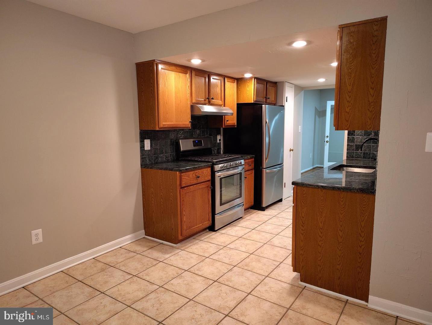 LAKE RIDGE - Residential Lease