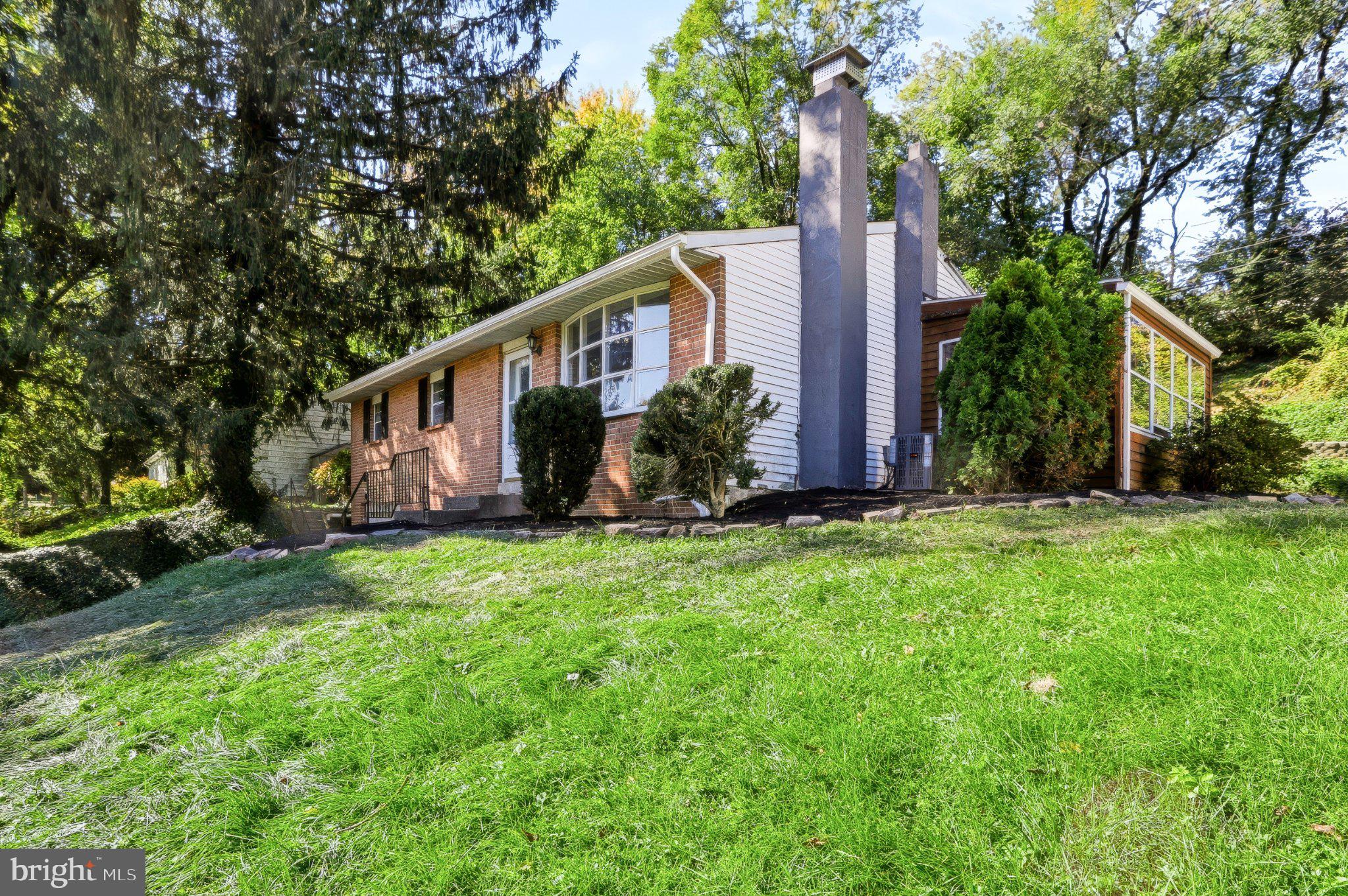 109 N SPORTING HILL ROAD