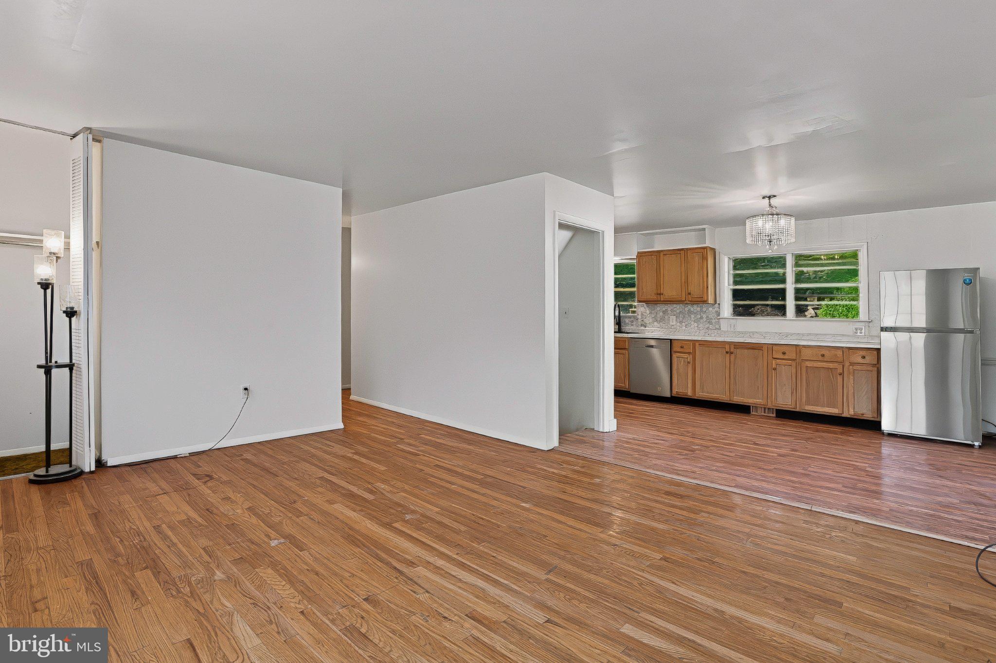 109 N SPORTING HILL ROAD