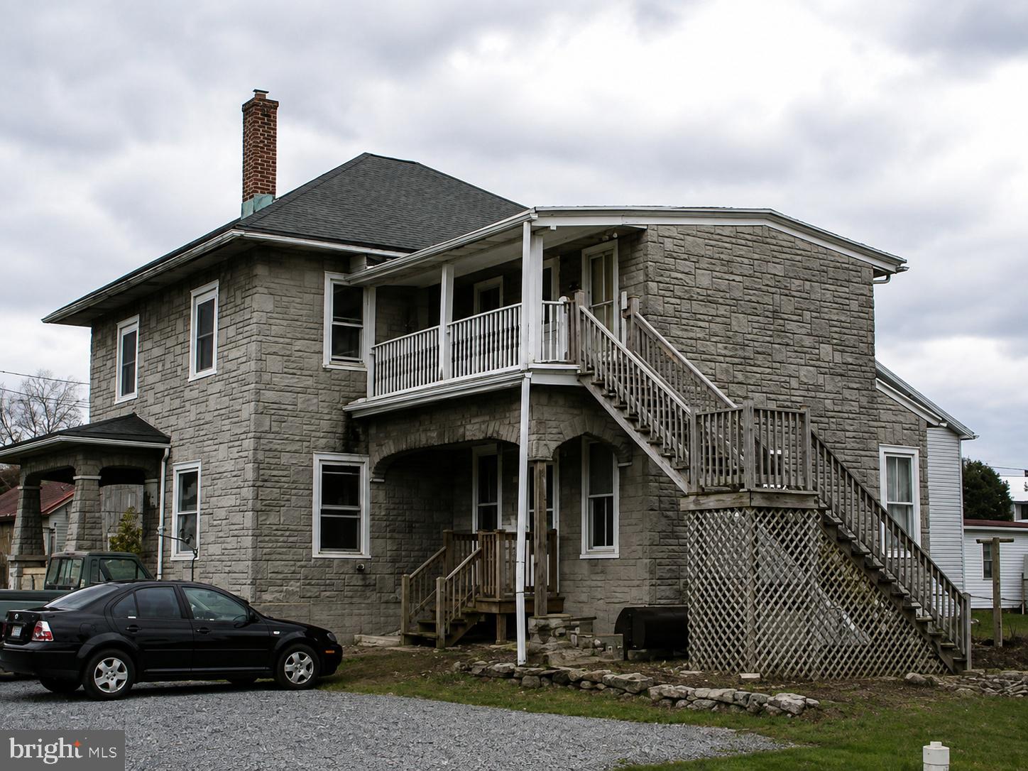 112 N STRAWBERRY STREET