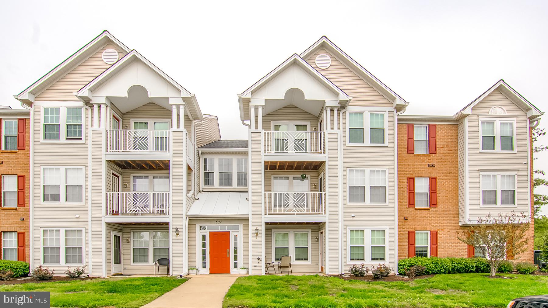 PINEY ORCHARD - Residential Lease