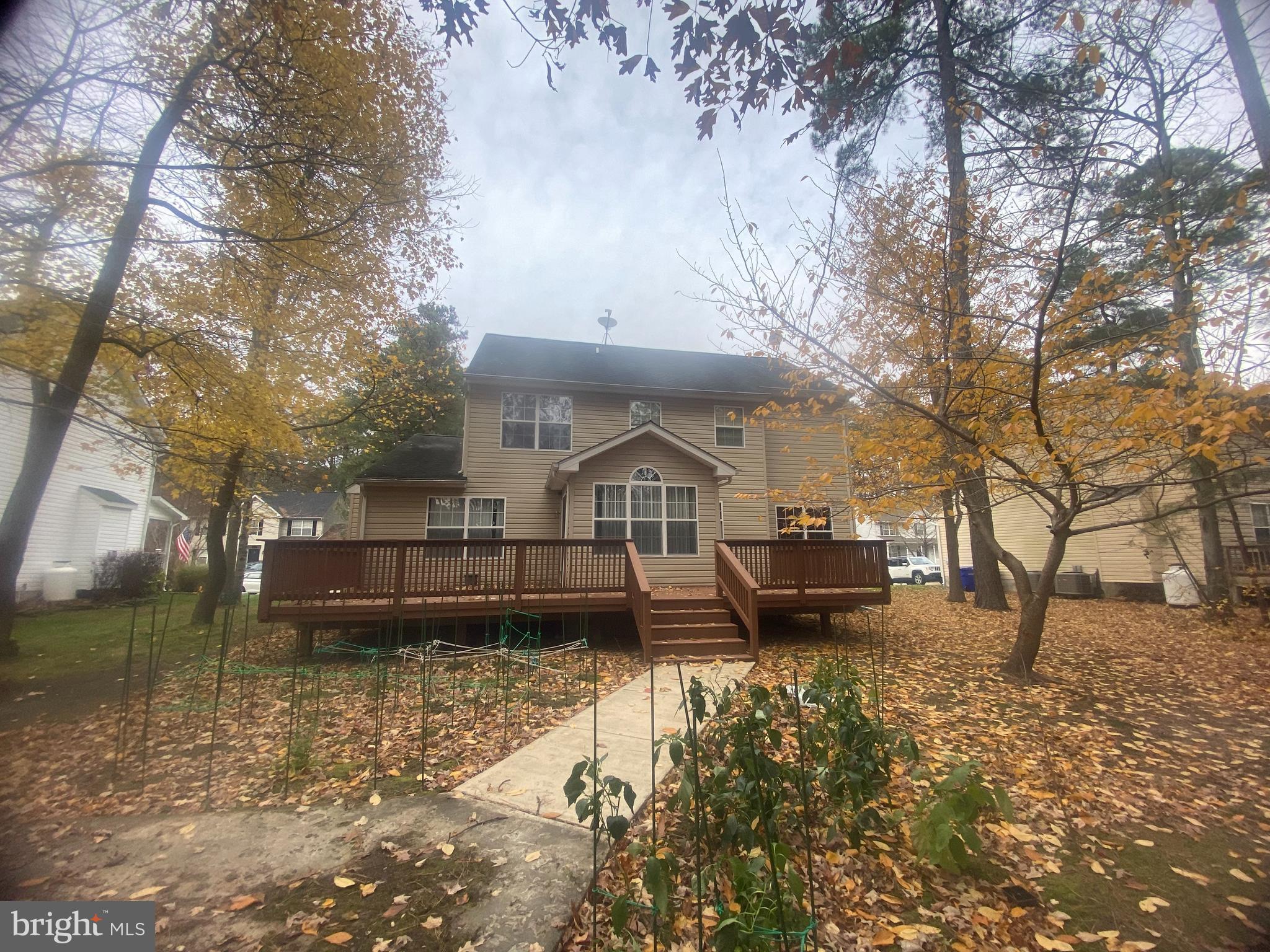 TIMBER LANE THE WOODS - Residential