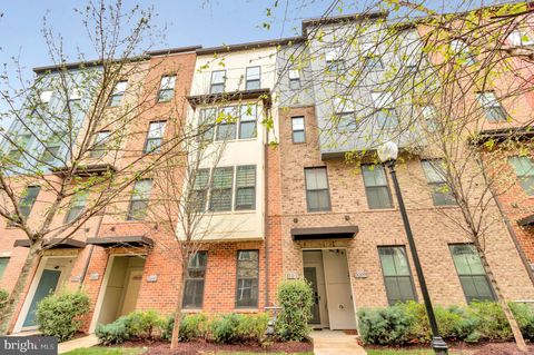 3211 TRIBUNE COURT HYATTSVILLE MD 20782