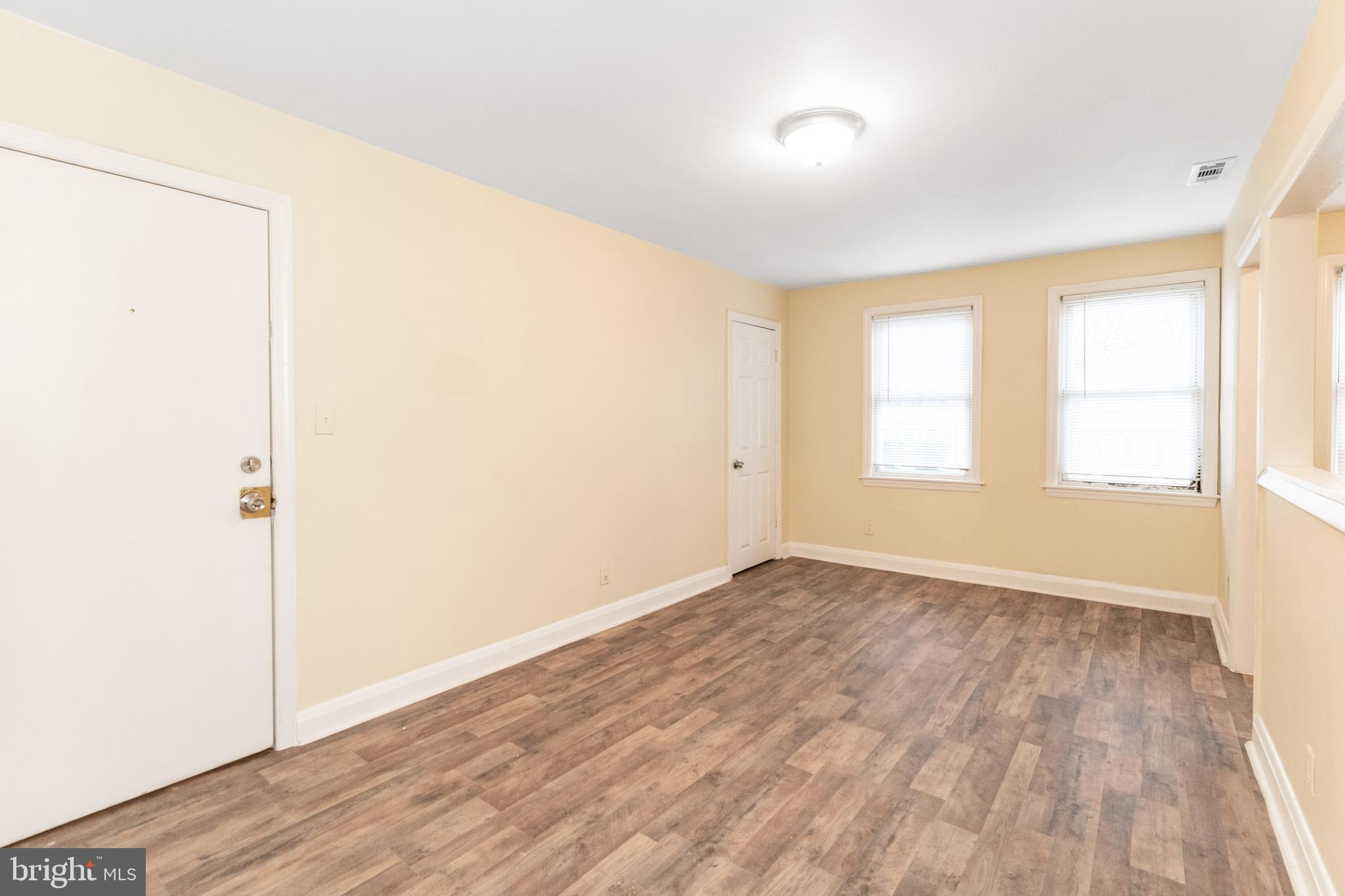 FRANKFORD - Residential Lease