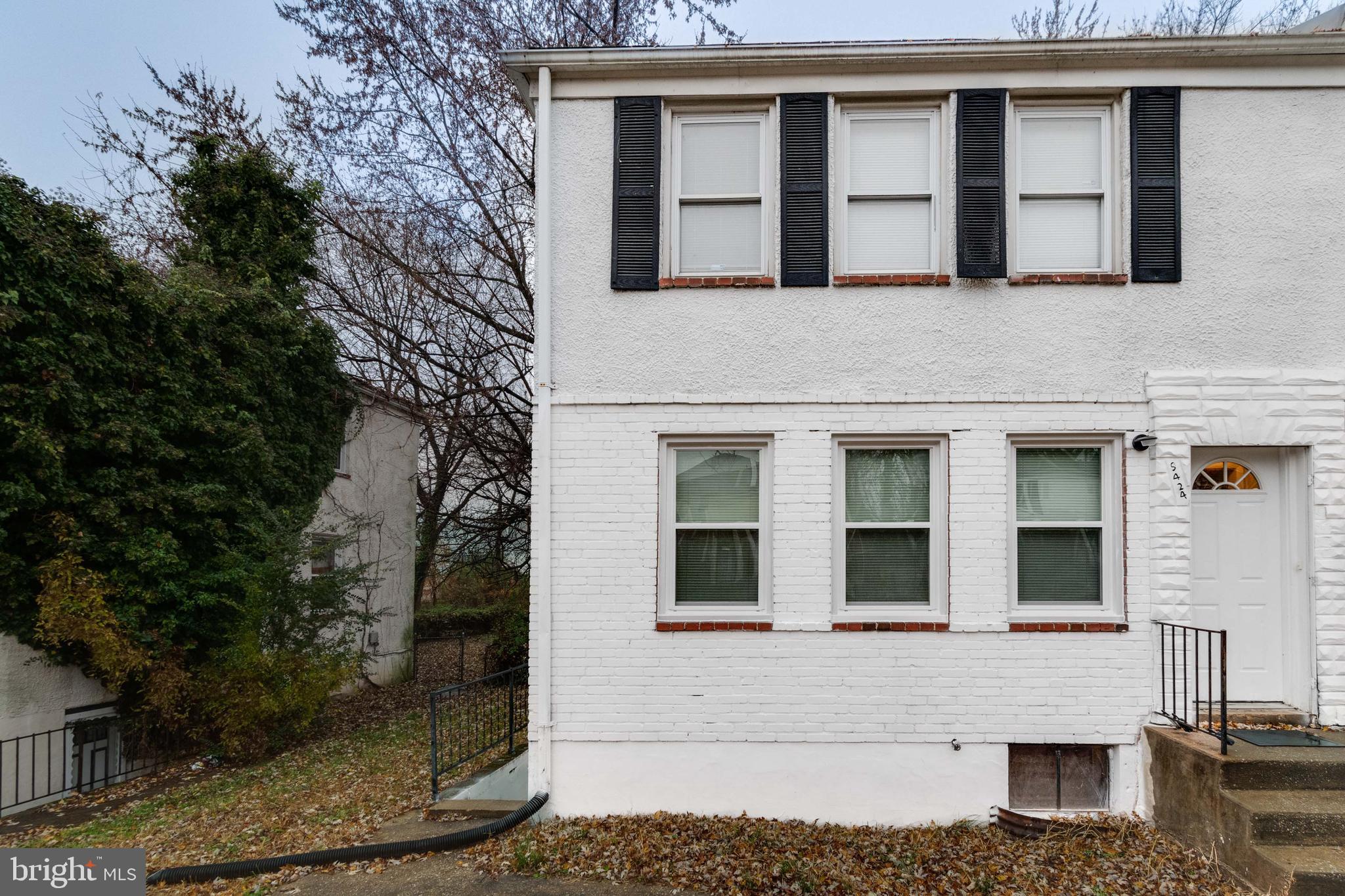 FRANKFORD - Residential Lease