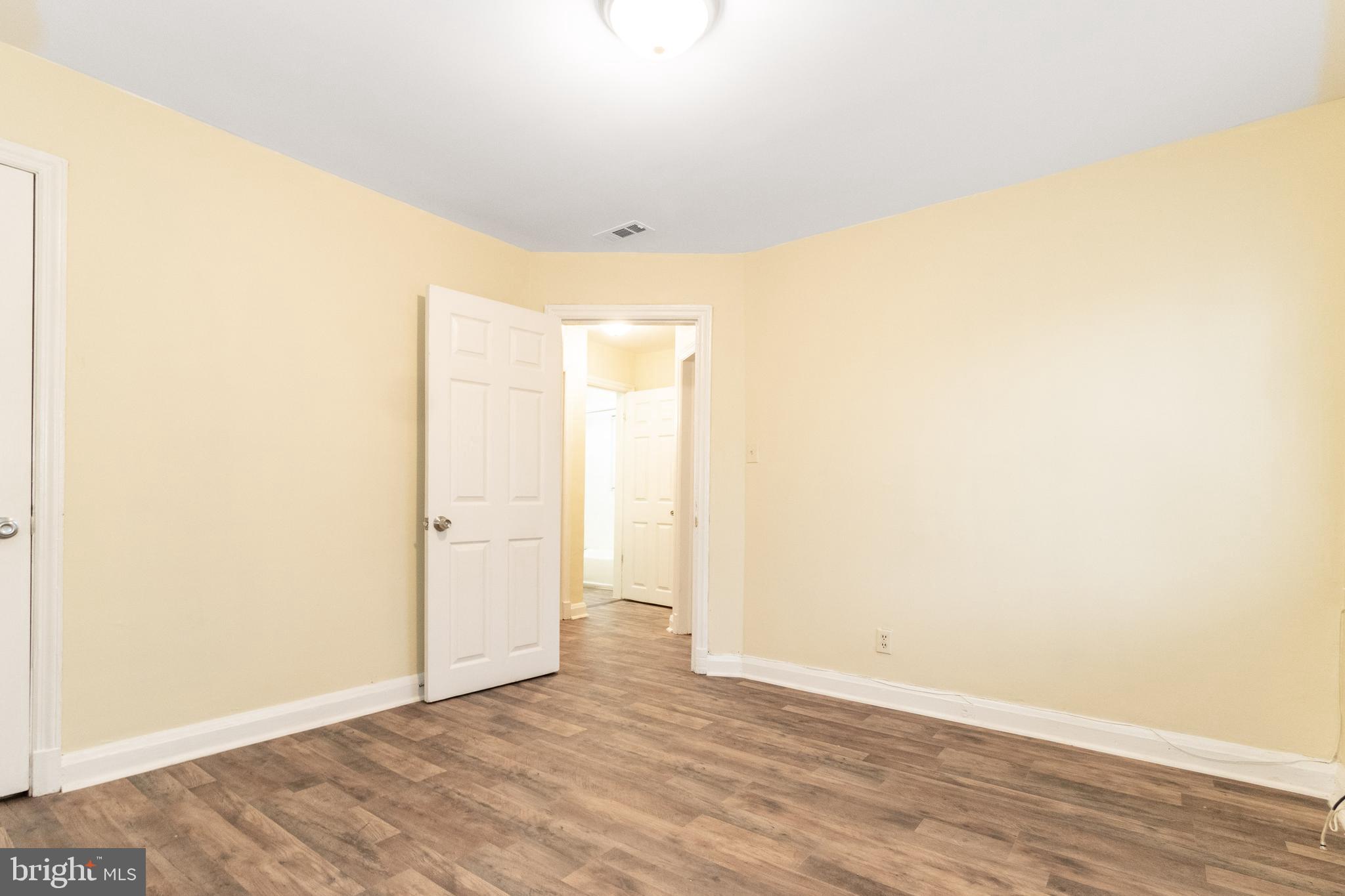 FRANKFORD - Residential Lease