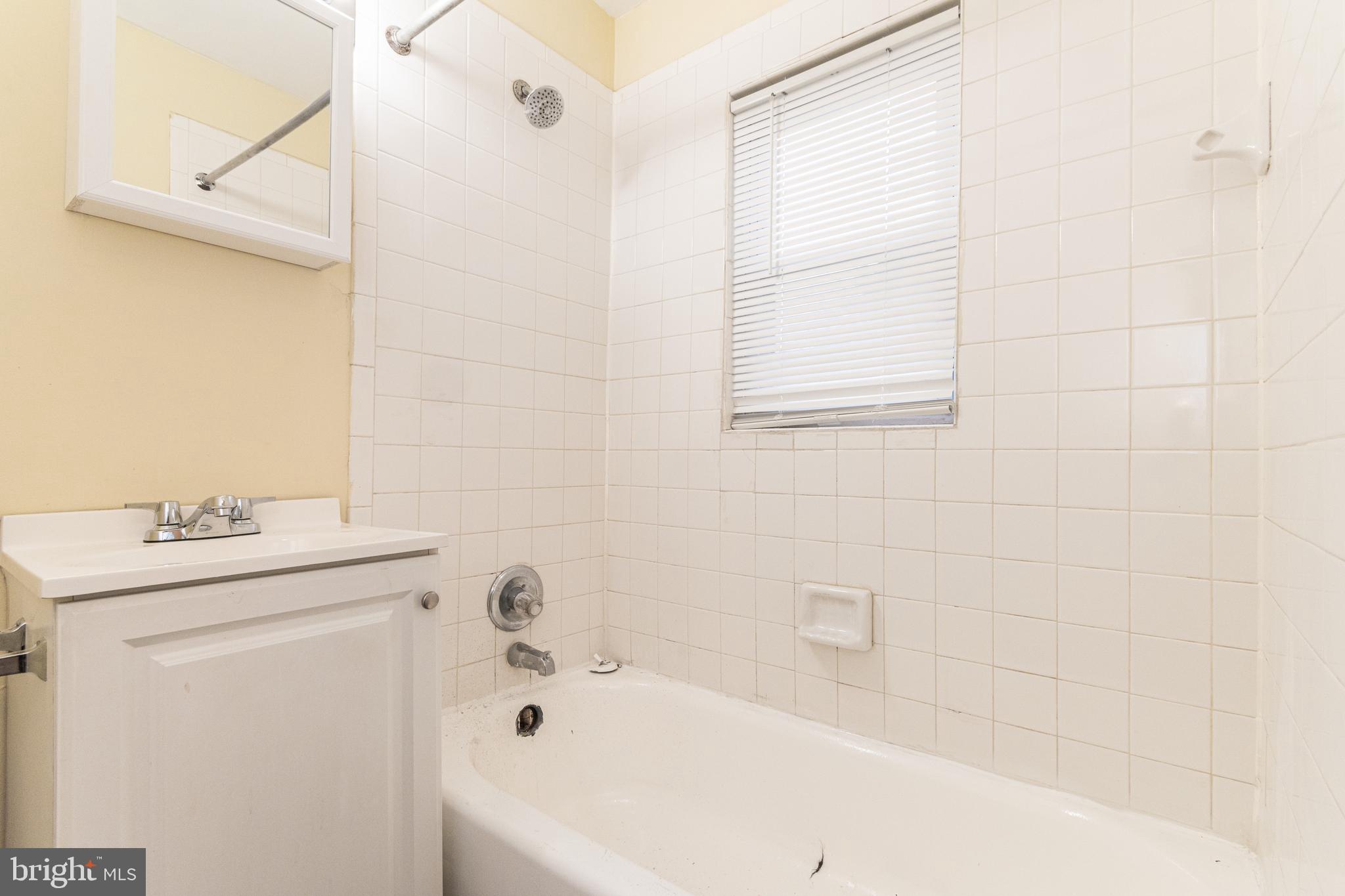 FRANKFORD - Residential Lease