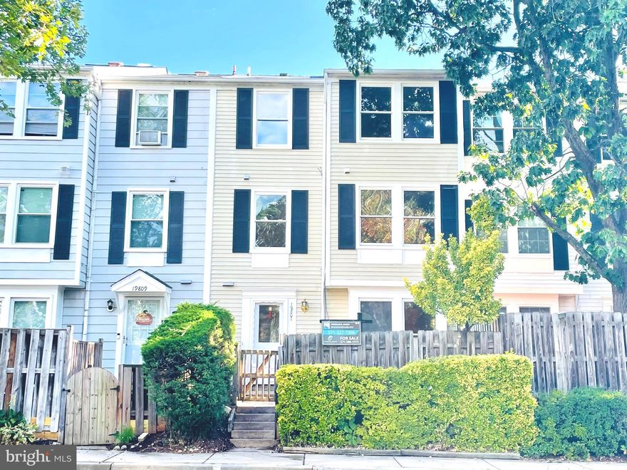 Beautiful upgrated three-level townhouse with 3 bedrooms and 2.5 baths (there is an extra bedroom, and a bonus room that can be turn into an office). Step inside and be greeted by a private patio in the front, perfect for relaxation and comfort. Enter to an open-concept floor plan that combines style and functionality with a spacious layout that creates an inviting and entertaning everyday living.  

RECENT UPGRADES: HVAC 2021, A/C unit 2021, washer/dryer 2022, new recessed ligths through the entire house 2021 - LIVING ROOM (wood laminated floors 2021) - KITCHEN (Quartz countertops, tile backsplash, tile flooring, fridge 2021, dishwashwer 2021, microwave 2023) - 2nd and 3rd level upgrated with engineered wood floors, the bathrooms have been partially renovated. Easy access to the atic on the bonus room. The true gem of this townhouse is the LOCATION, near bus stops, shopping centers, restaurants and more. Easy access to main routes. Don't wait to schedule a tour!