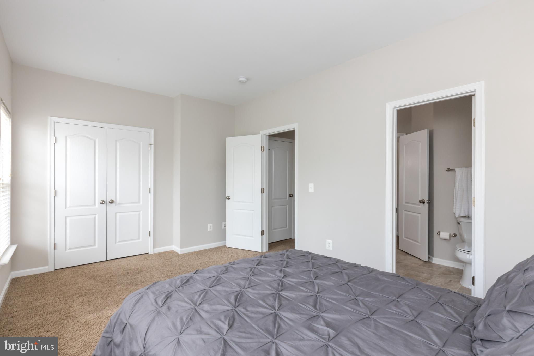 LANSDOWNE ON THE POTOMAC - Residential