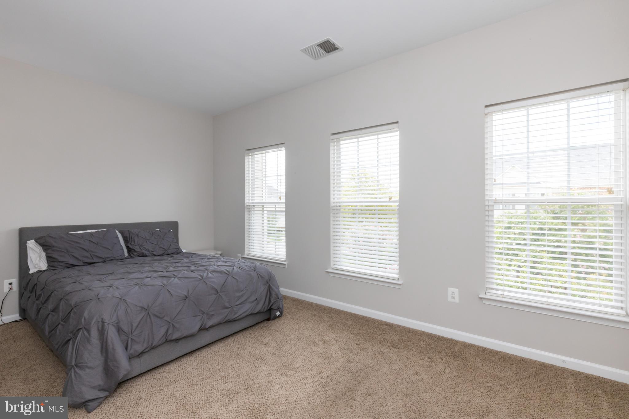 LANSDOWNE ON THE POTOMAC - Residential