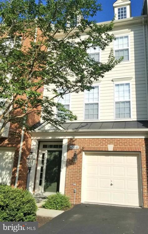 LANSDOWNE ON THE POTOMAC - Residential