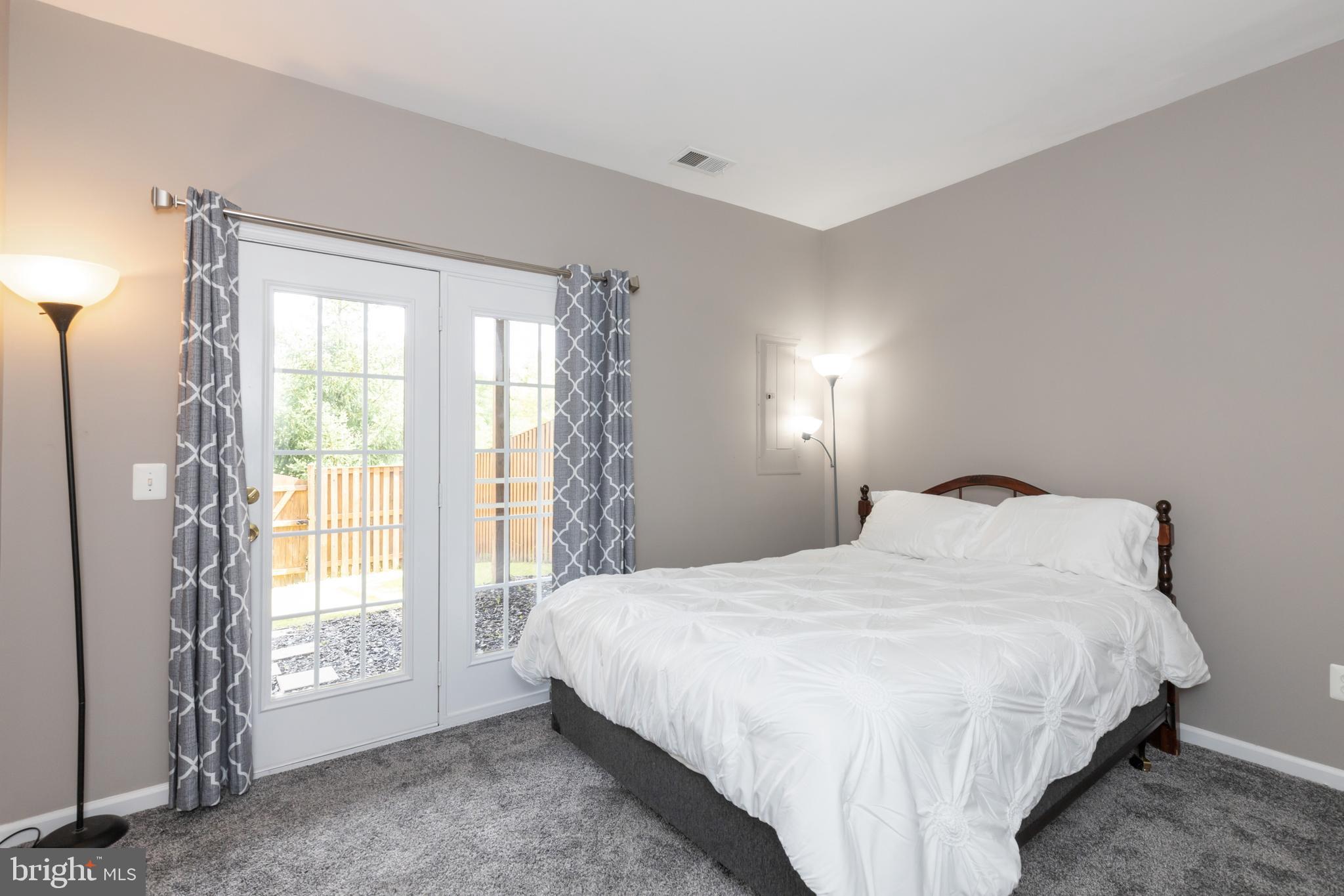 LANSDOWNE ON THE POTOMAC - Residential