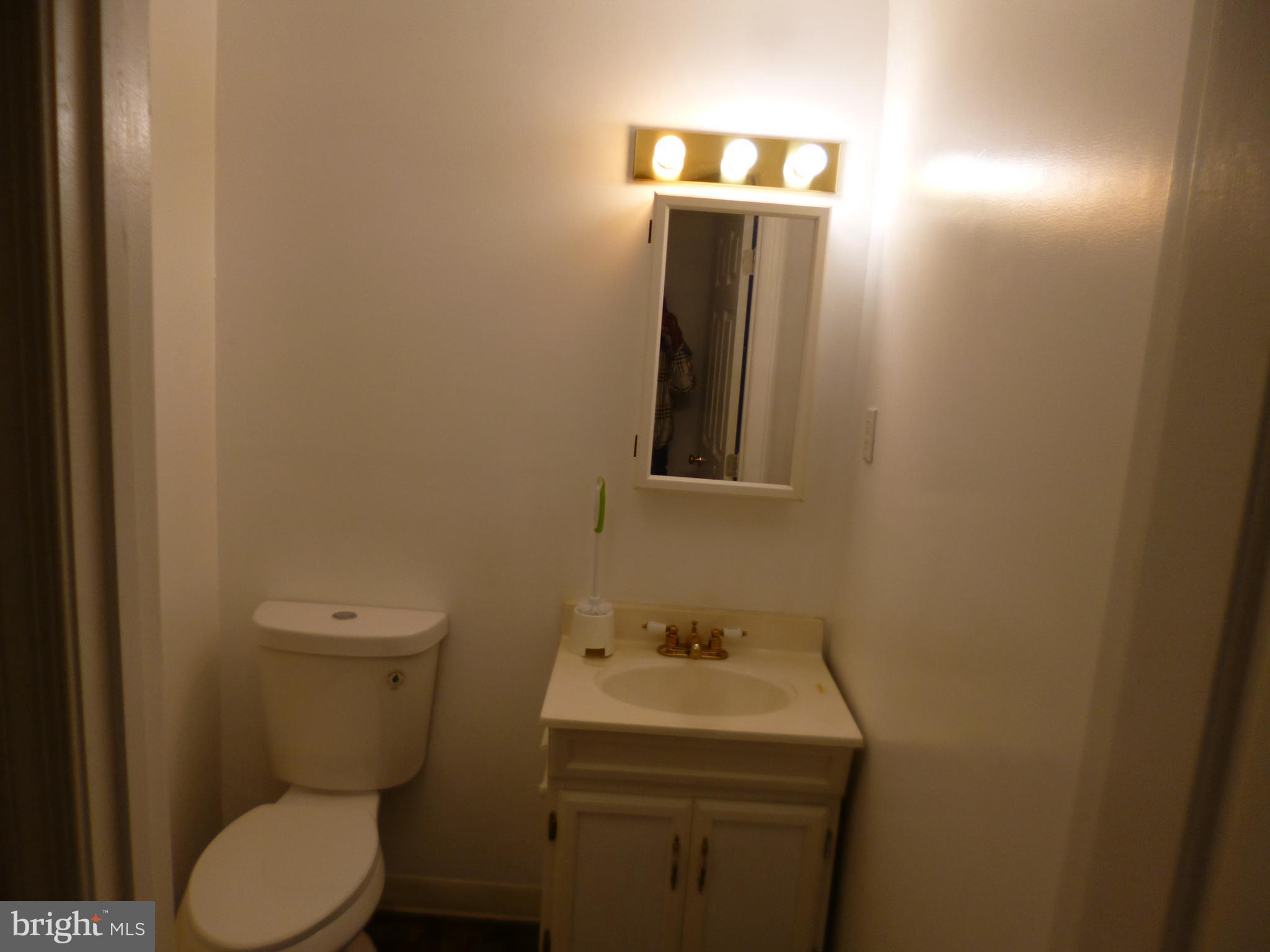 LAKEWOOD EST SUB - Residential Lease