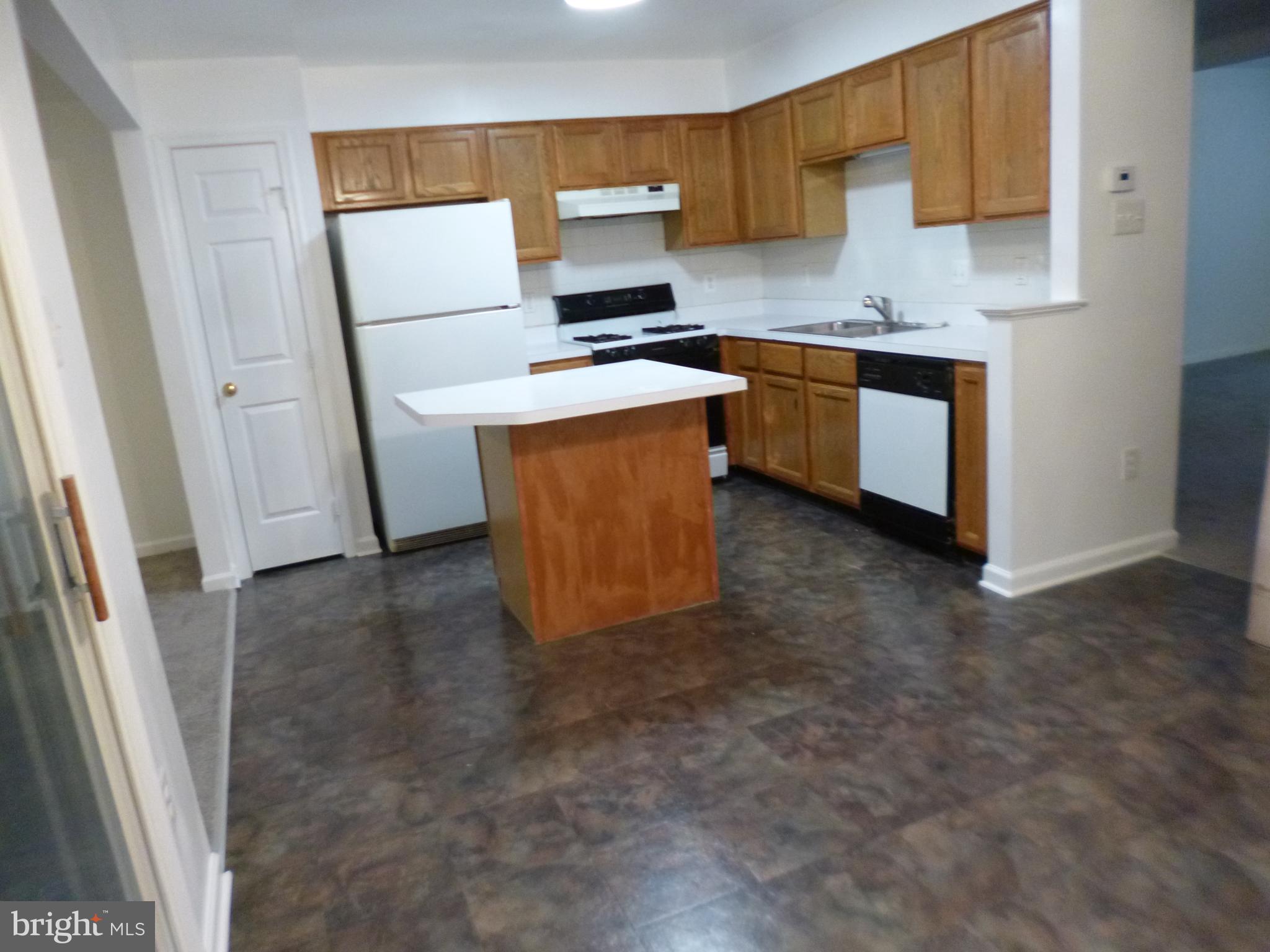 LAKEWOOD EST SUB - Residential Lease