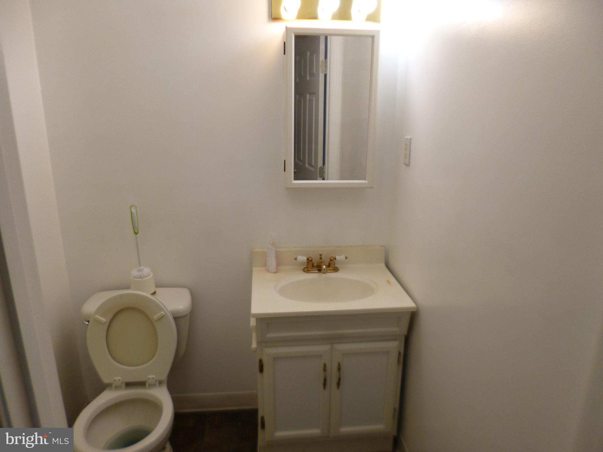 LAKEWOOD EST SUB - Residential Lease