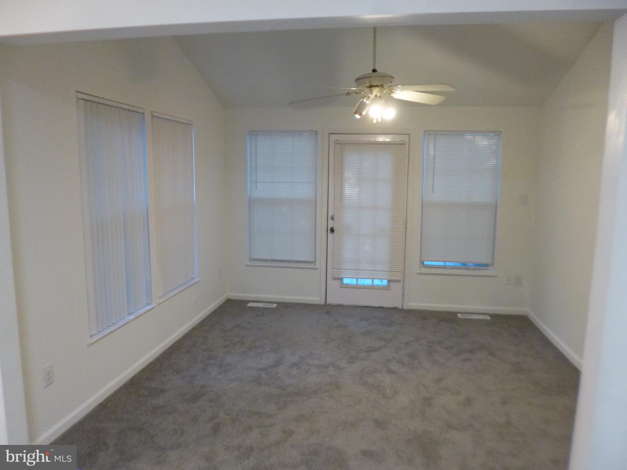 LAKEWOOD EST SUB - Residential Lease