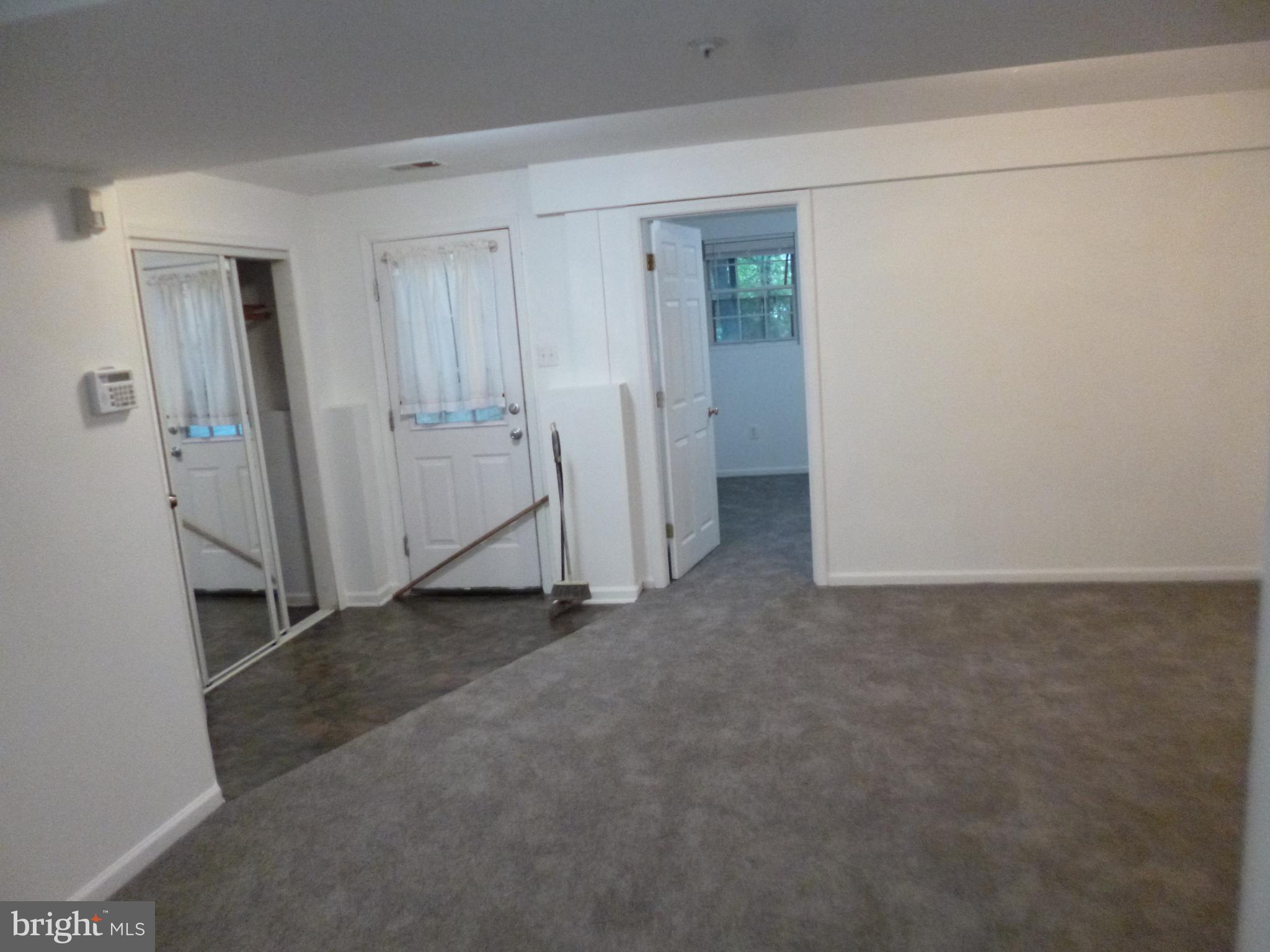 LAKEWOOD EST SUB - Residential Lease