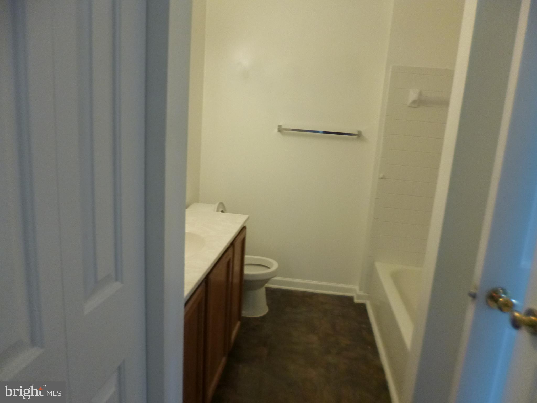 LAKEWOOD EST SUB - Residential Lease