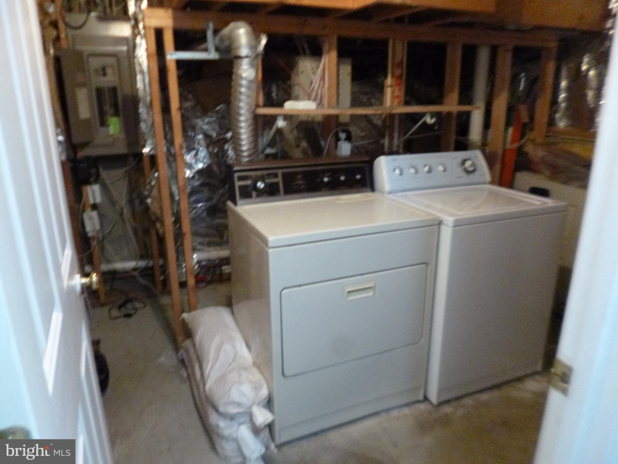 LAKEWOOD EST SUB - Residential Lease