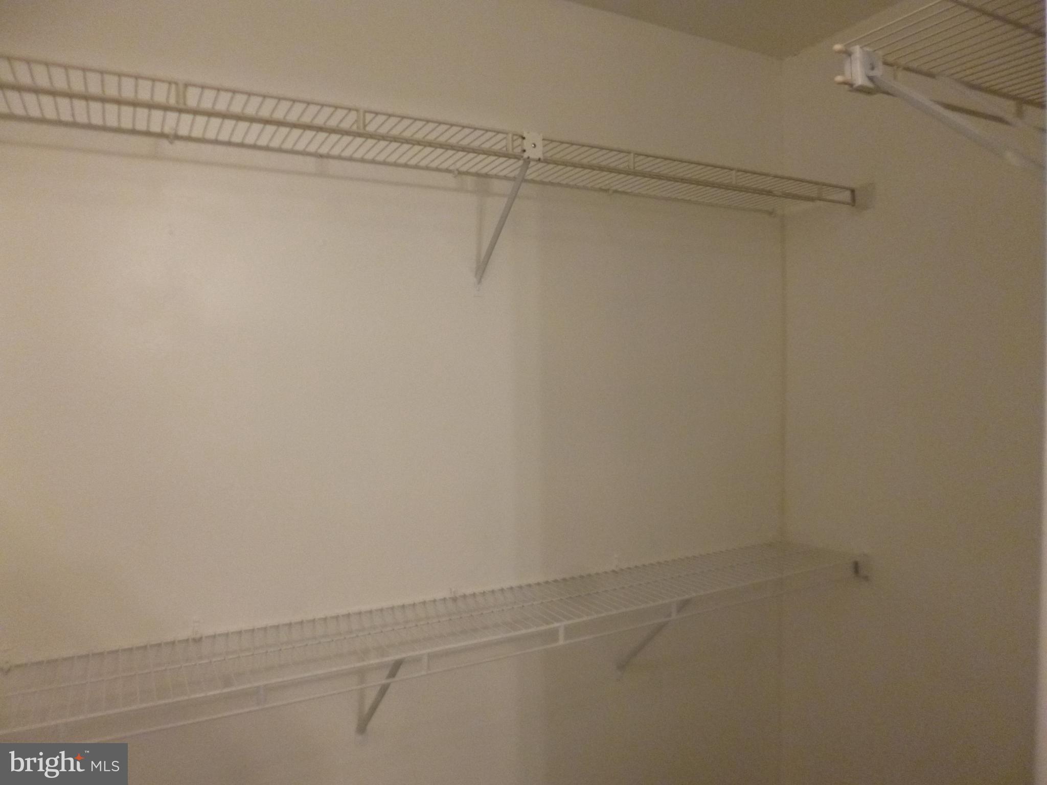 LAKEWOOD EST SUB - Residential Lease