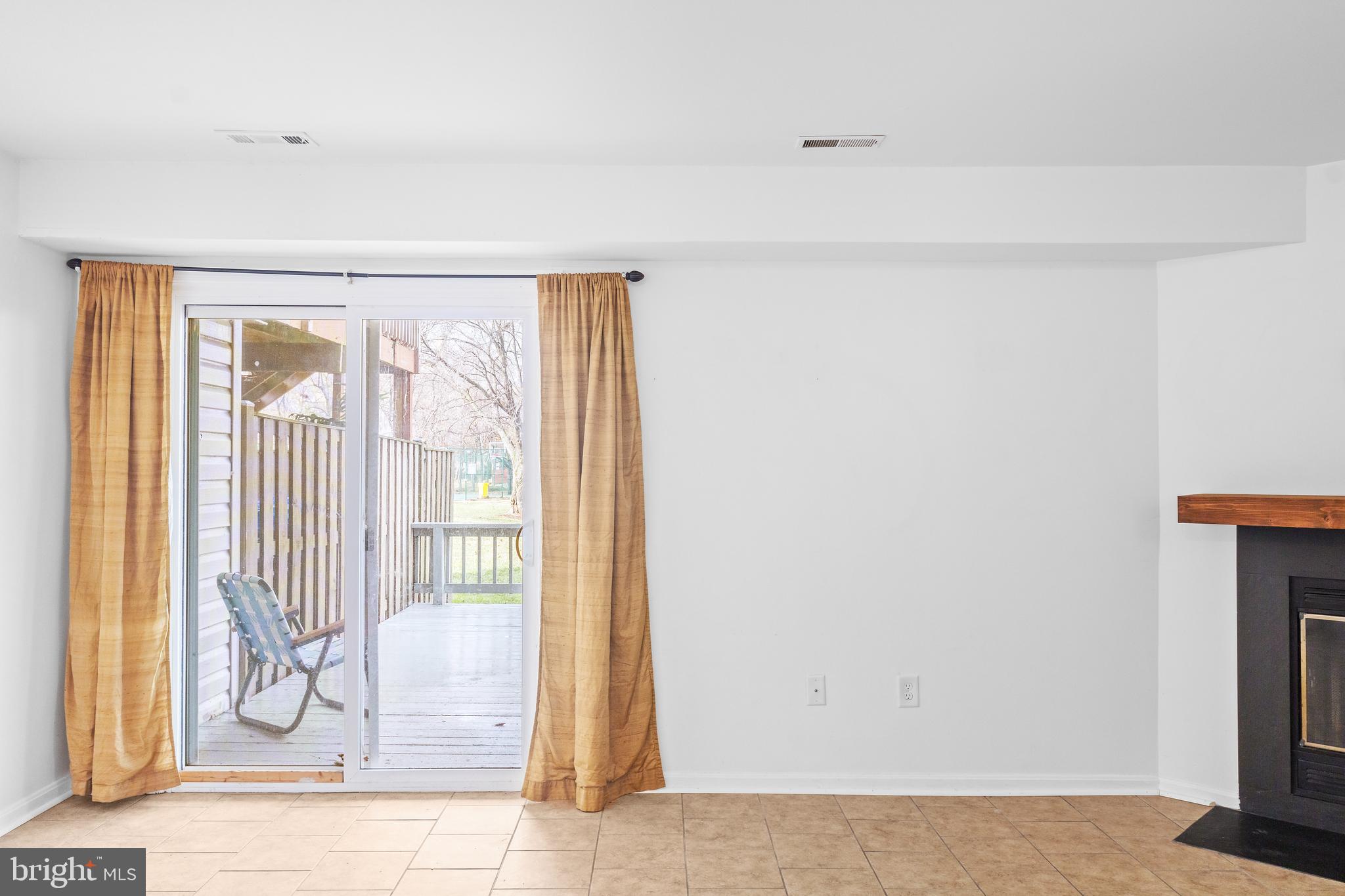 STONEY BEACH - Residential