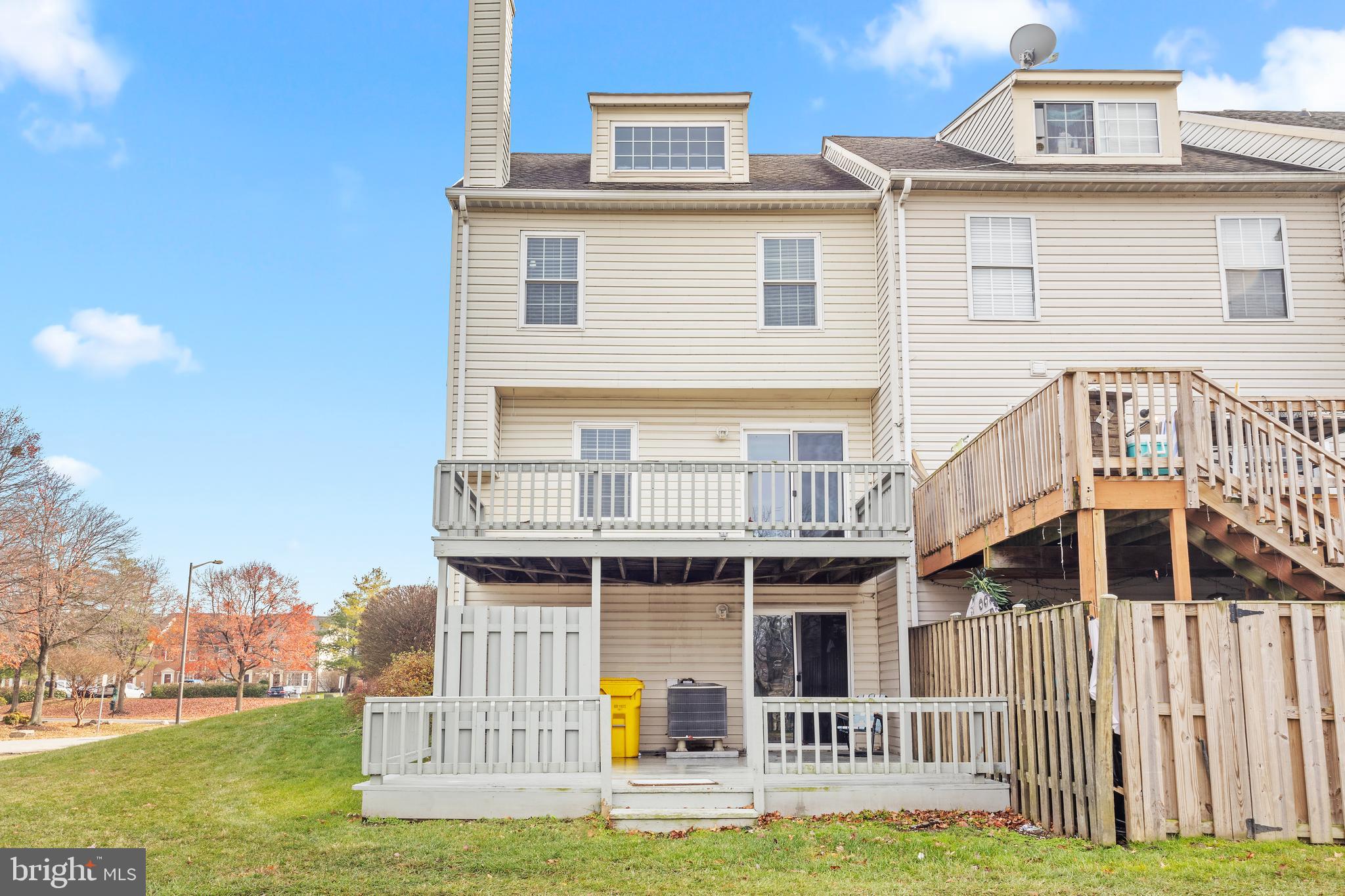 STONEY BEACH - Residential