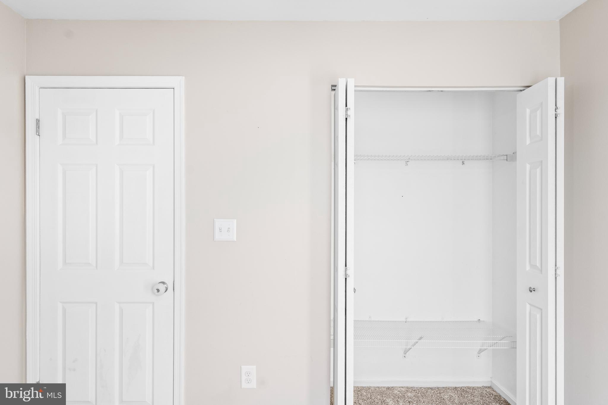 STONEY BEACH - Residential