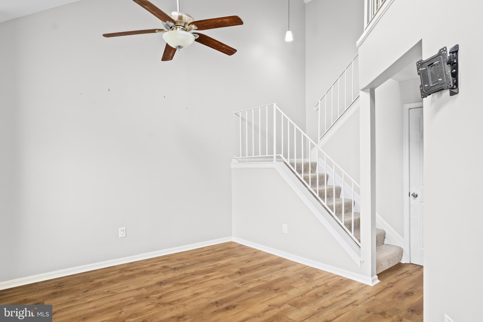 STONEY BEACH - Residential