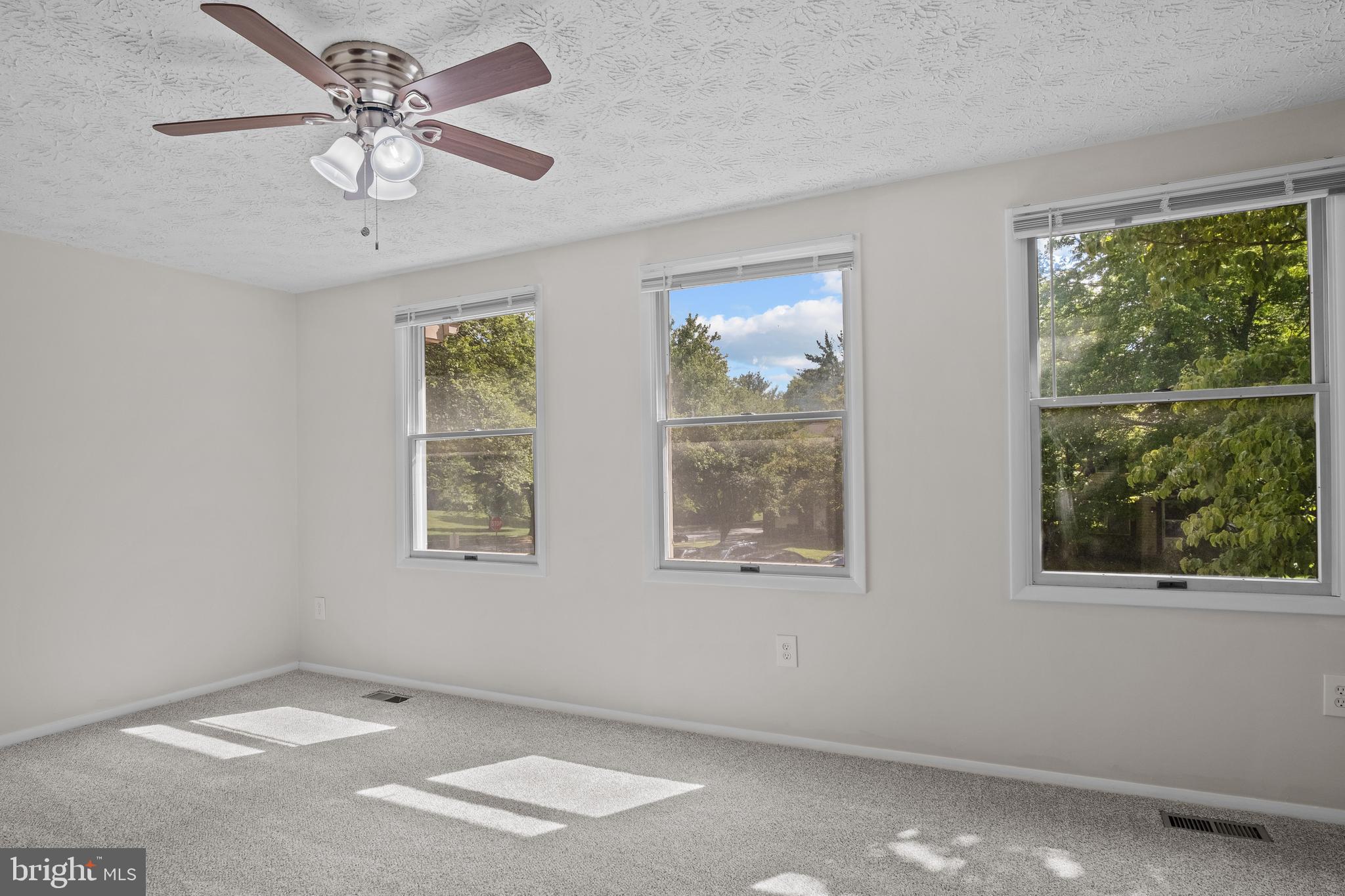 MURRAY HILL - Residential