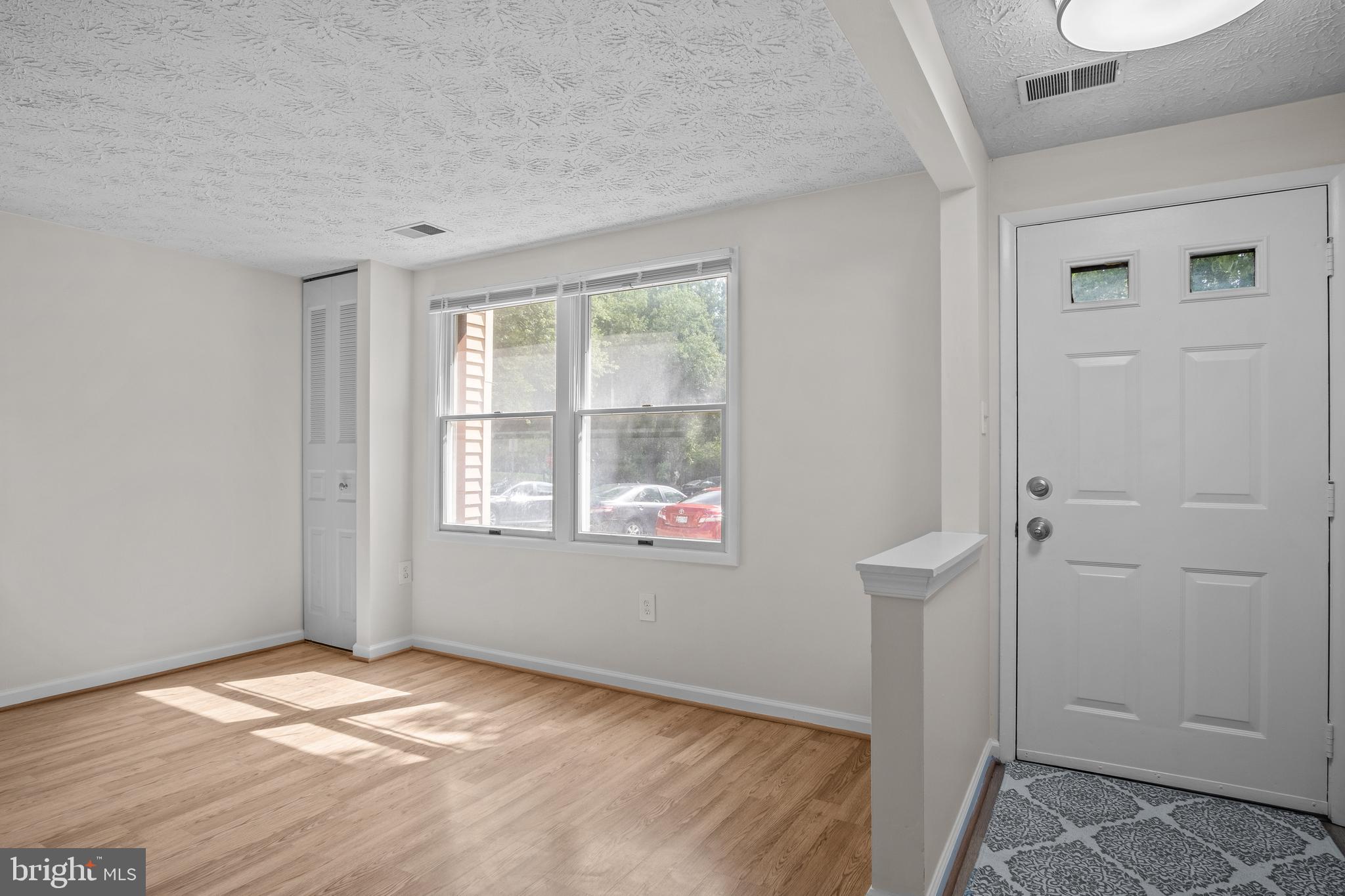 MURRAY HILL - Residential