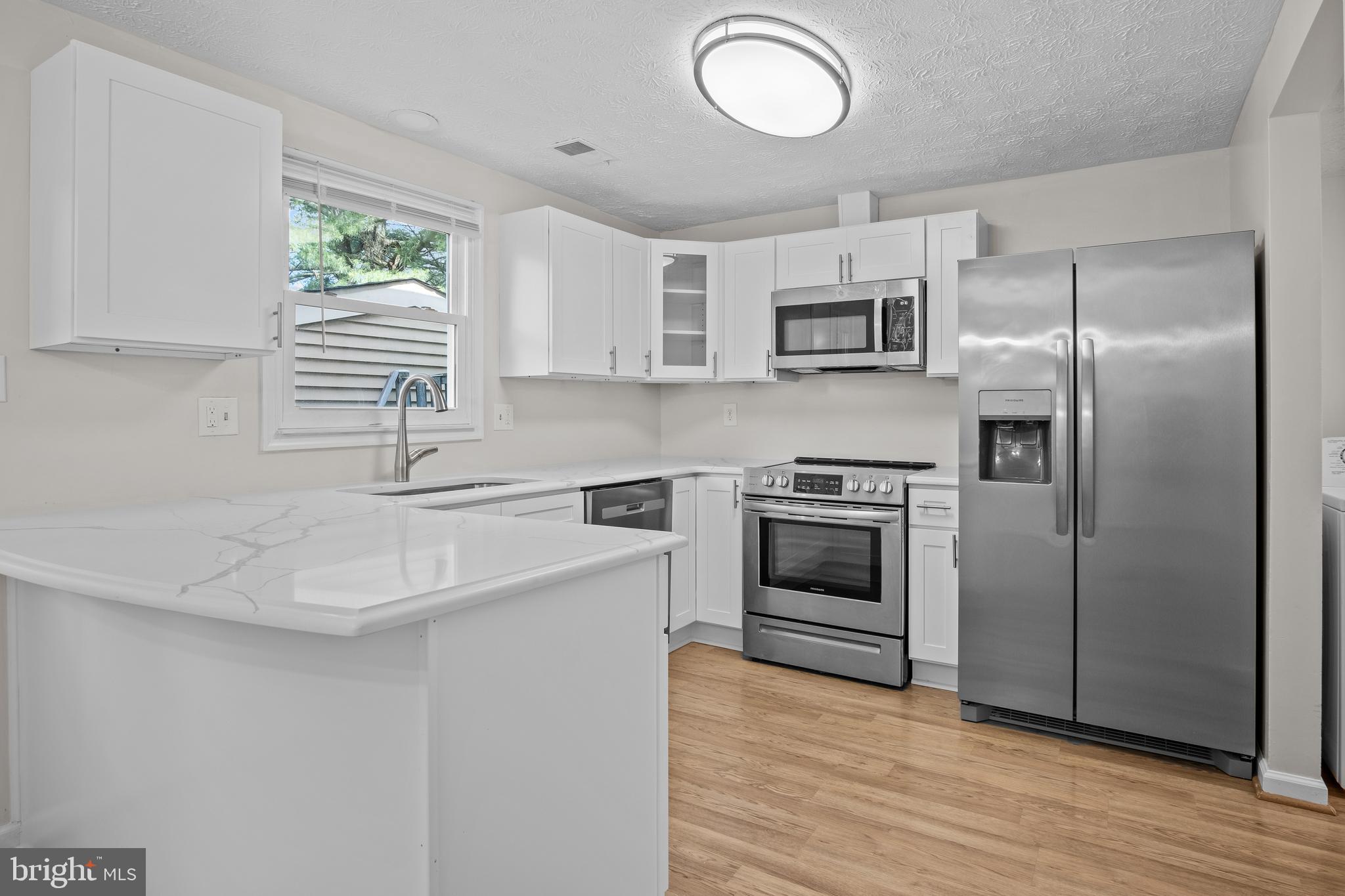 MURRAY HILL - Residential