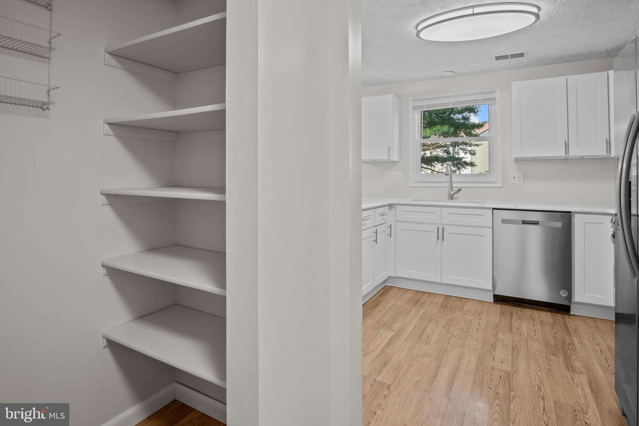 MURRAY HILL - Residential