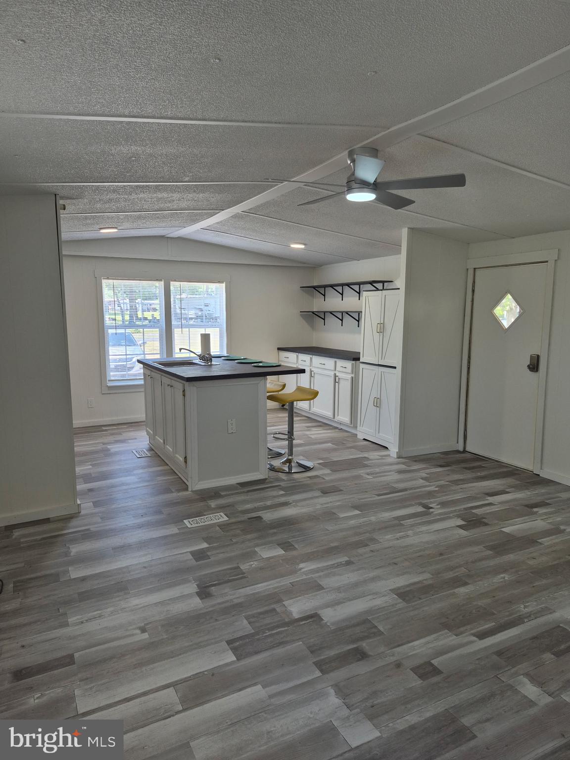 PARADISE POINT - Residential