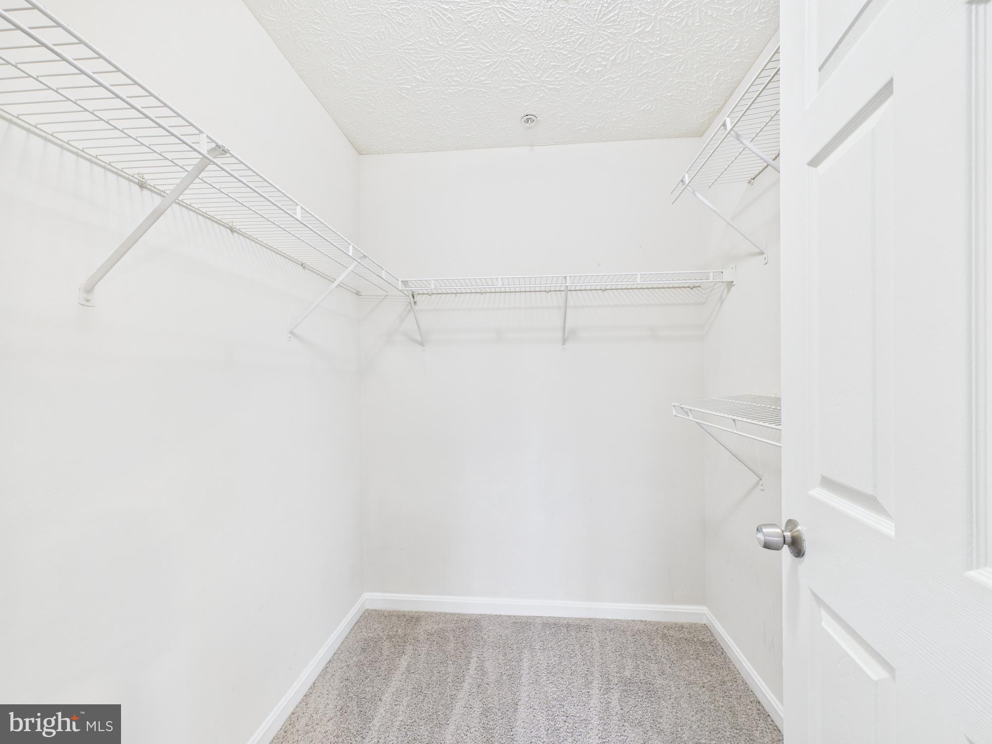 ASBURY WOODS - Residential