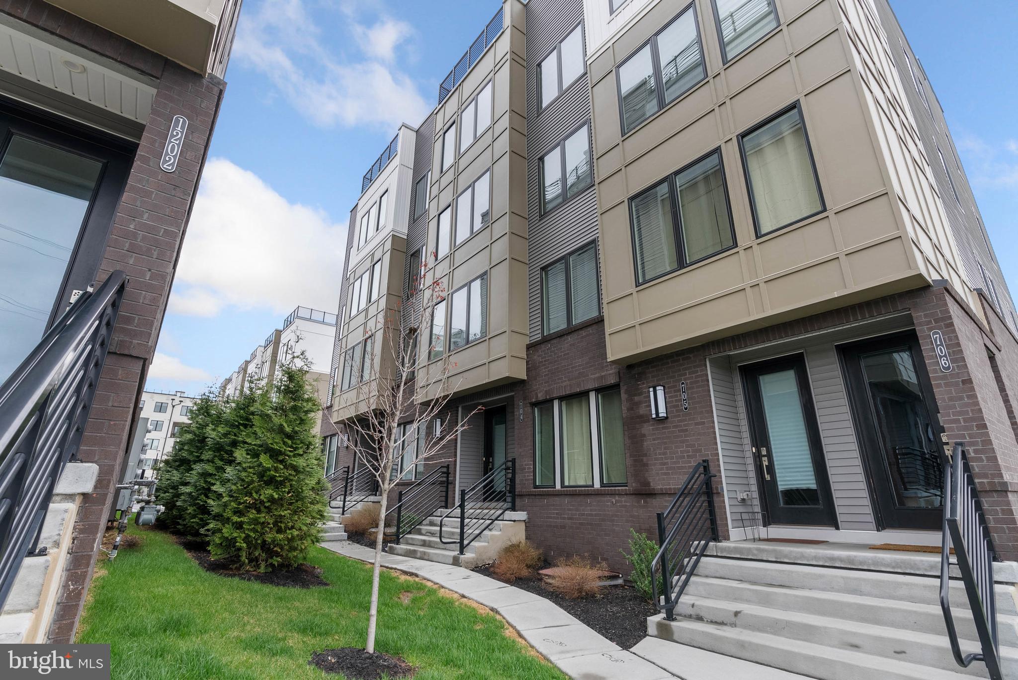 OVERLOOK AT TOWN CENTER - Residential
