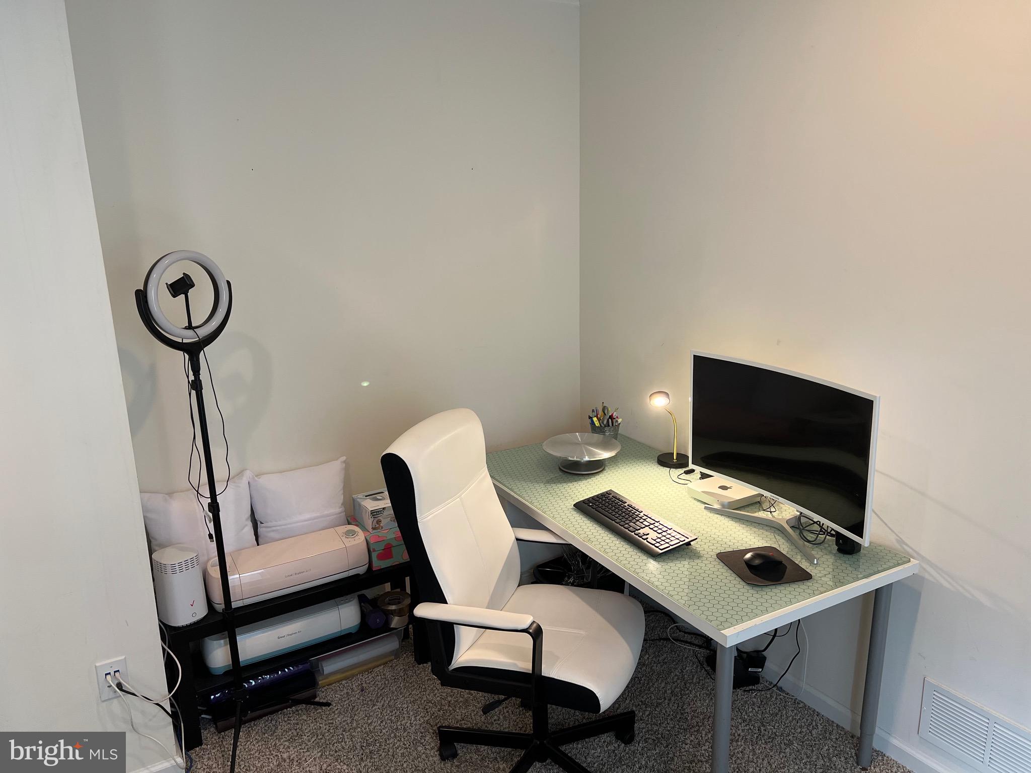 ROGERS FORD - Residential