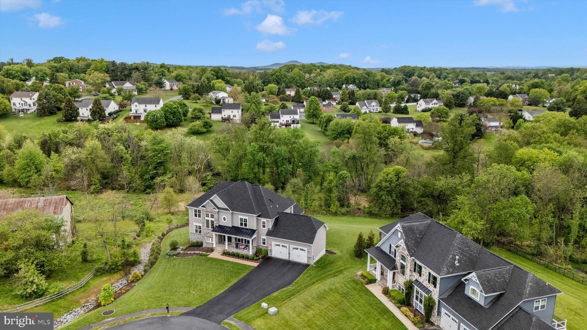 SPRING HOLLOW - Residential