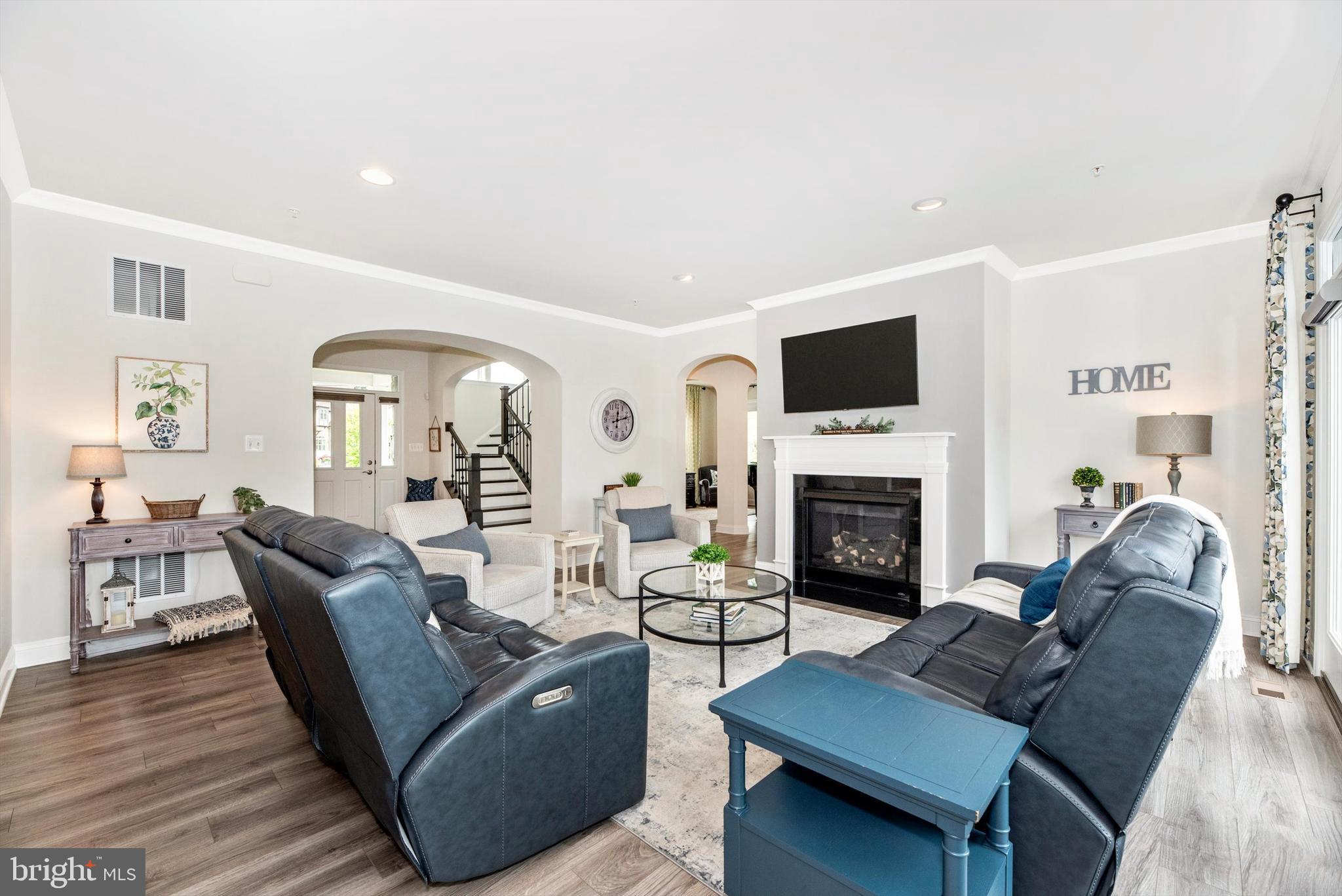 SPRING HOLLOW - Residential