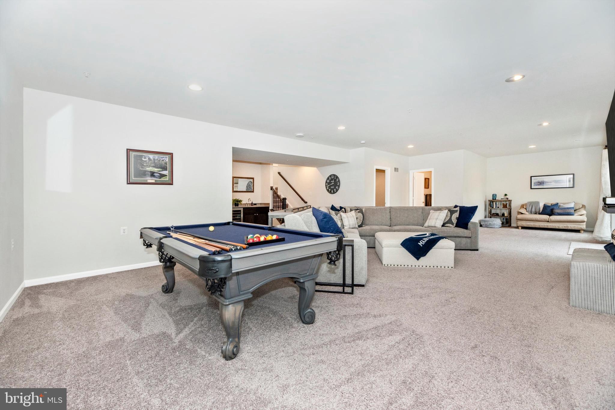 SPRING HOLLOW - Residential
