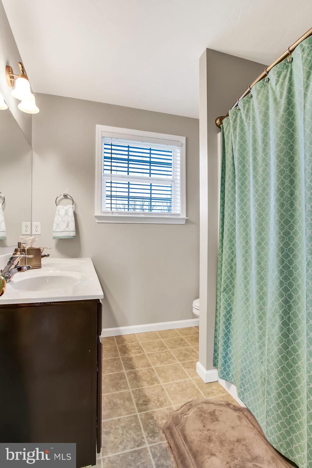 SHADOWBROOKE - Residential