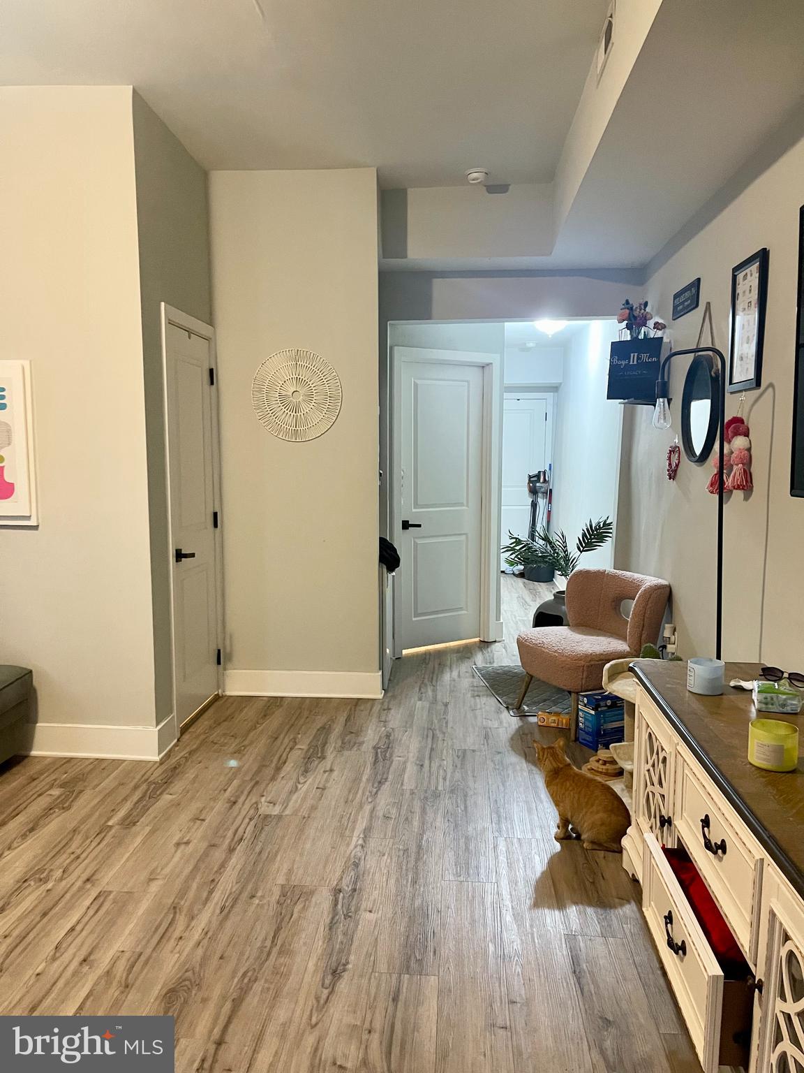 UNIVERSITY CITY - Residential Income