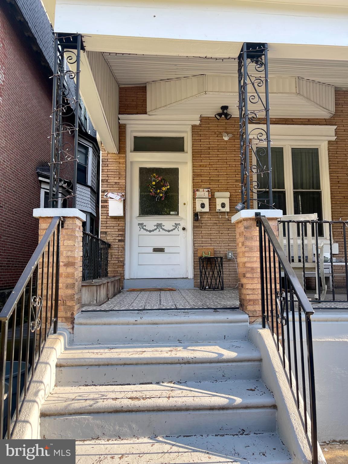 UNIVERSITY CITY - Residential Income
