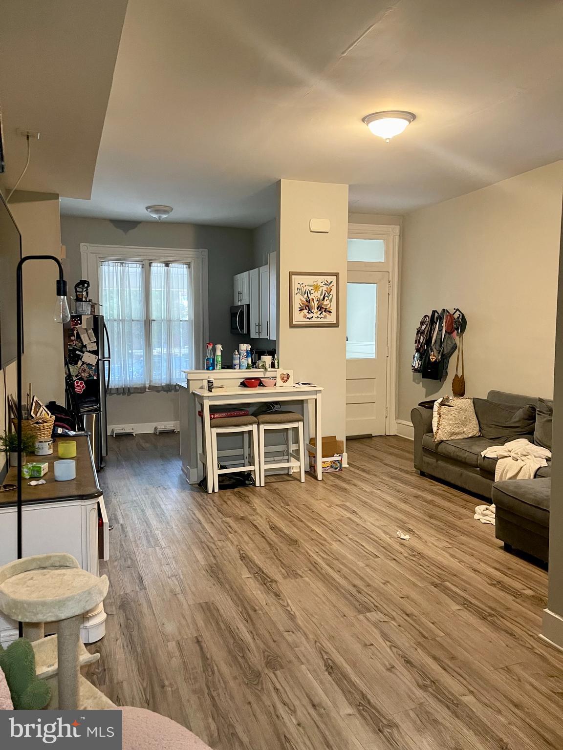UNIVERSITY CITY - Residential Income